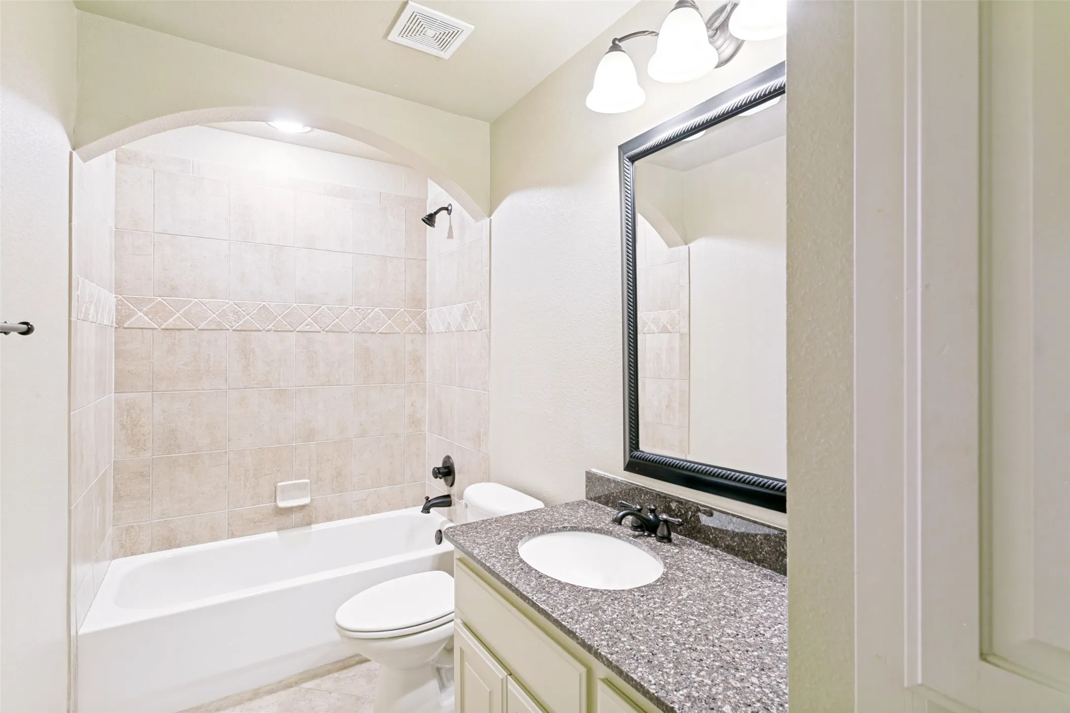 Single Family Residence For Sale in Tarrant County , 5605 Reatta Place, Colleyville, Texas 76034, 4 Bedroom, 4 Bathroom, 3 Garage spaces, 4,199 Sqft, built in 2007, mls#21347214, Real Estate Agent in Colleyville, Homes For Sale in Tarrant county, Homes For Sale in Colleyville, Realtor in Colleyville Texas, Real Estate Brokerage Independent Realty Texas, Luminita Cordes Realtor