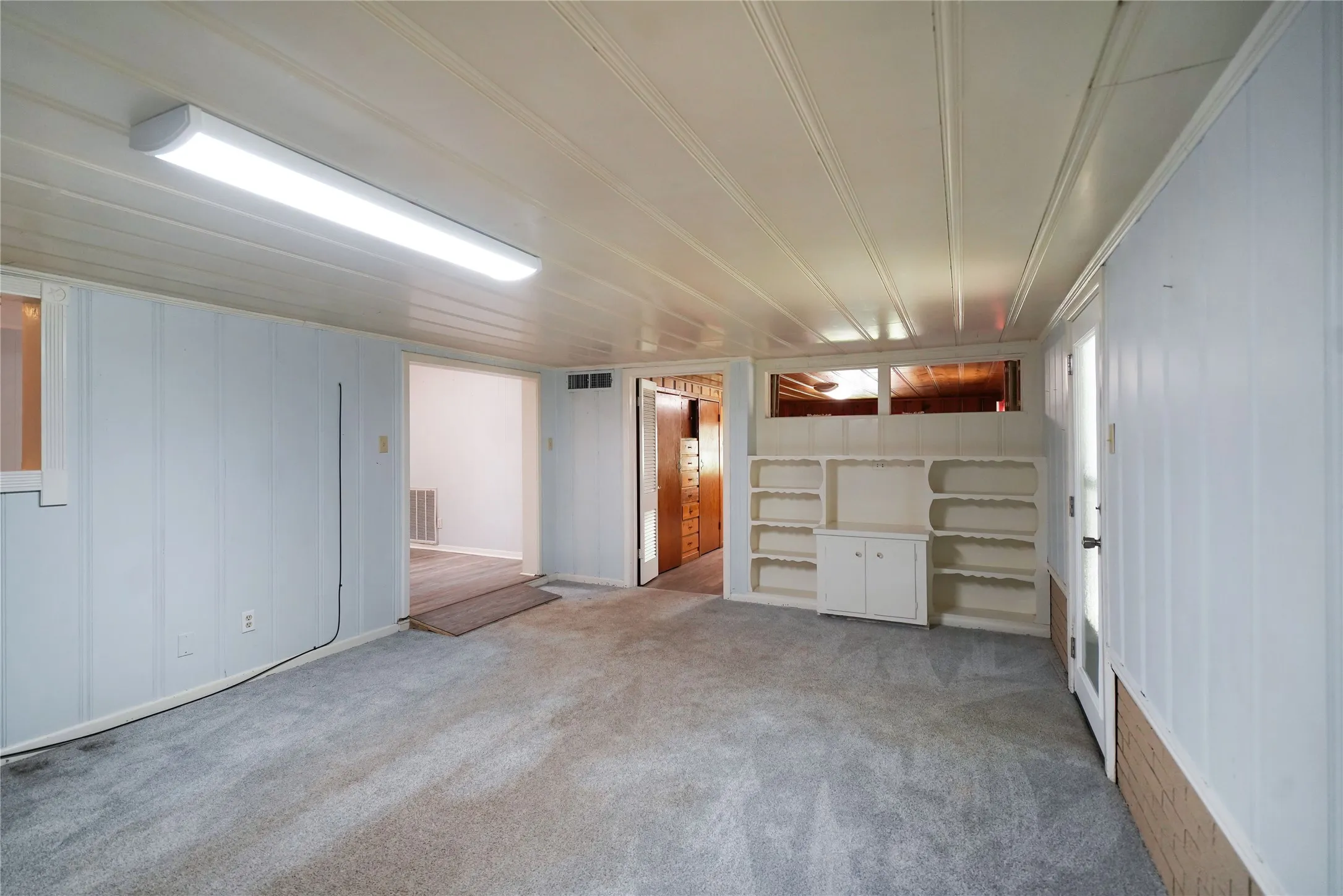 Single Family Residence For Sale in Wood County , 401 S Mill Street, Winnsboro, Texas 75494, 4 Bedroom, 2 Bathroom, Garage spaces, 2,552 Sqft, built in 1950, mls#21347617, Real Estate Agent in Winnsboro, Homes For Sale in Wood county, Homes For Sale in Winnsboro, Realtor in Winnsboro Texas, Real Estate Brokerage Independent Realty Texas, Luminita Cordes Realtor