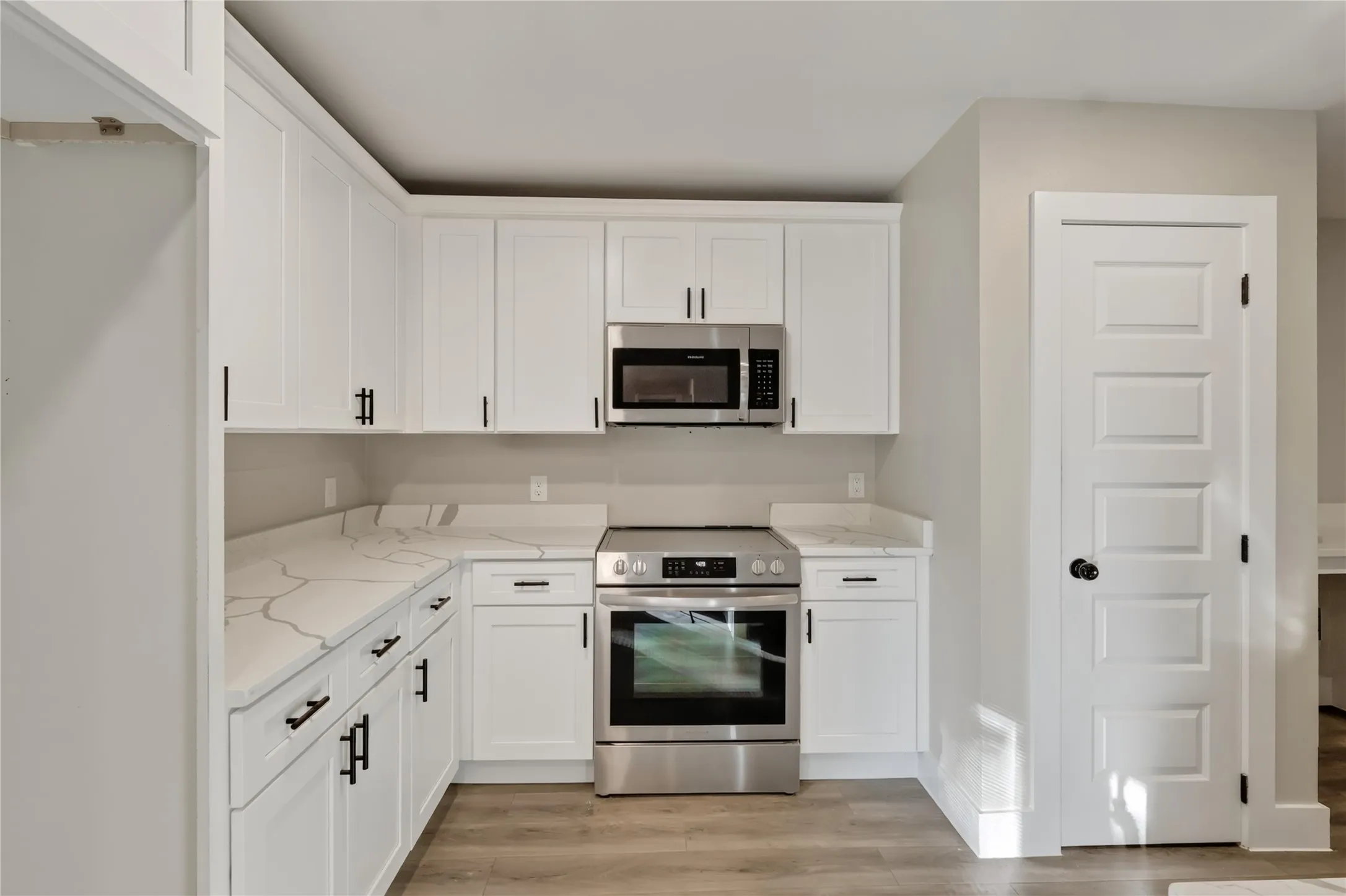 Single Family Residence For Rent in Kaufman County , 209 W 9th Street, Kemp, Texas 75143, 5 Bedroom, 3 Bathroom, 2 Garage spaces, 2,728 Sqft, built in 1969, mls#21347623, Real Estate Agent in Kemp, Homes For Rent in Kaufman county, Homes For Rent in Kemp, Realtor in Kemp Texas, Real Estate Brokerage Independent Realty Texas, Luminita Cordes Realtor