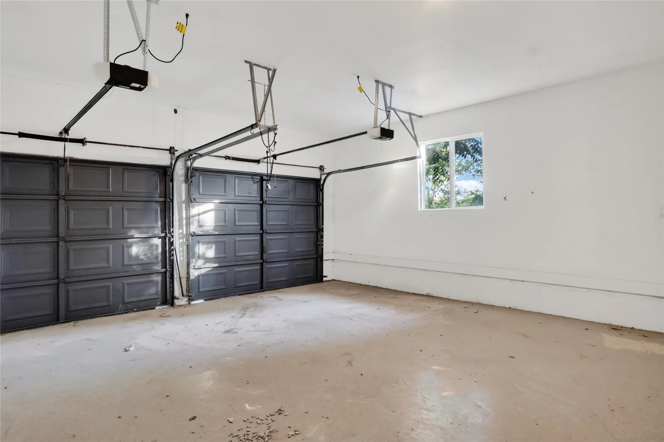 Single Family Residence For Rent in Kaufman County , 209 W 9th Street, Kemp, Texas 75143, 5 Bedroom, 3 Bathroom, 2 Garage spaces, 2,728 Sqft, built in 1969, mls#21347623, Real Estate Agent in Kemp, Homes For Rent in Kaufman county, Homes For Rent in Kemp, Realtor in Kemp Texas, Real Estate Brokerage Independent Realty Texas, Luminita Cordes Realtor