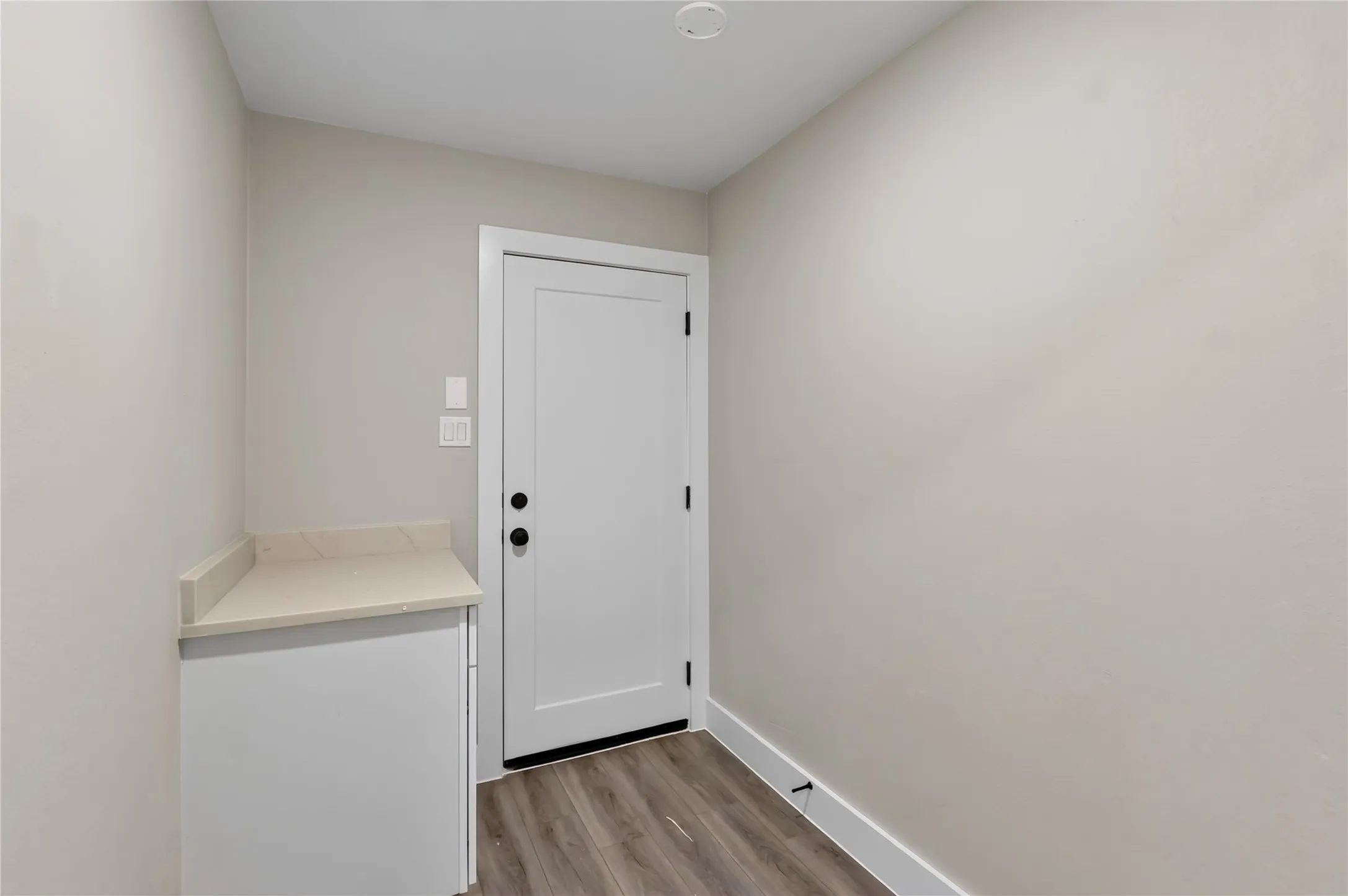Single Family Residence For Rent in Kaufman County , 209 W 9th Street, Kemp, Texas 75143, 5 Bedroom, 3 Bathroom, 2 Garage spaces, 2,728 Sqft, built in 1969, mls#21347623, Real Estate Agent in Kemp, Homes For Rent in Kaufman county, Homes For Rent in Kemp, Realtor in Kemp Texas, Real Estate Brokerage Independent Realty Texas, Luminita Cordes Realtor