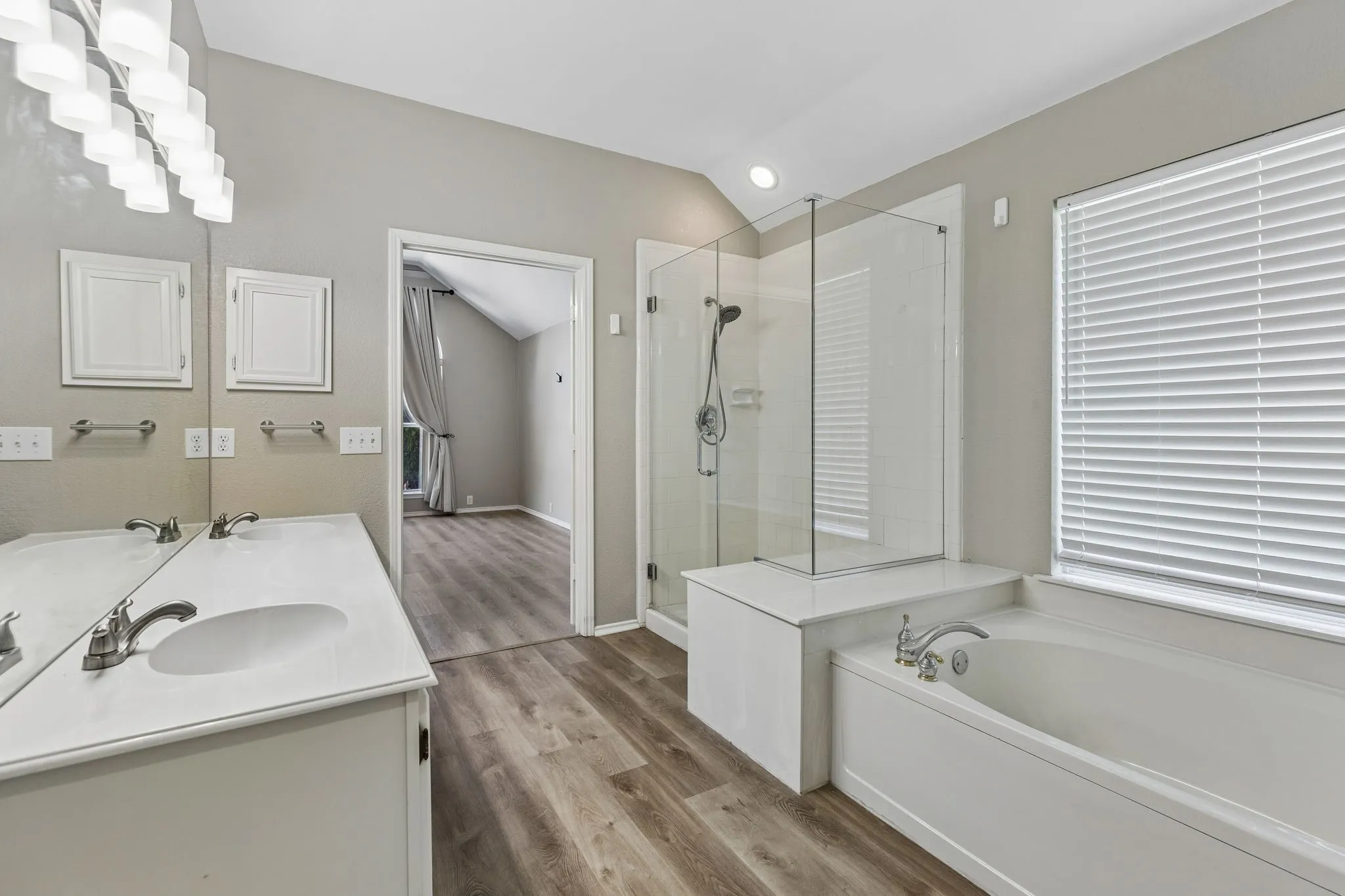 Single Family Residence For Rent in Collin County , 3313 Heatherbrook Drive, Plano, Texas 75074, 4 Bedroom, 2 Bathroom, 2 Garage spaces, 2,543 Sqft, built in 1999, mls#21345880, Real Estate Agent in Plano, Homes For Rent in Collin county, Homes For Rent in Plano, Realtor in Plano Texas, Real Estate Brokerage Independent Realty Texas, Luminita Cordes Realtor
