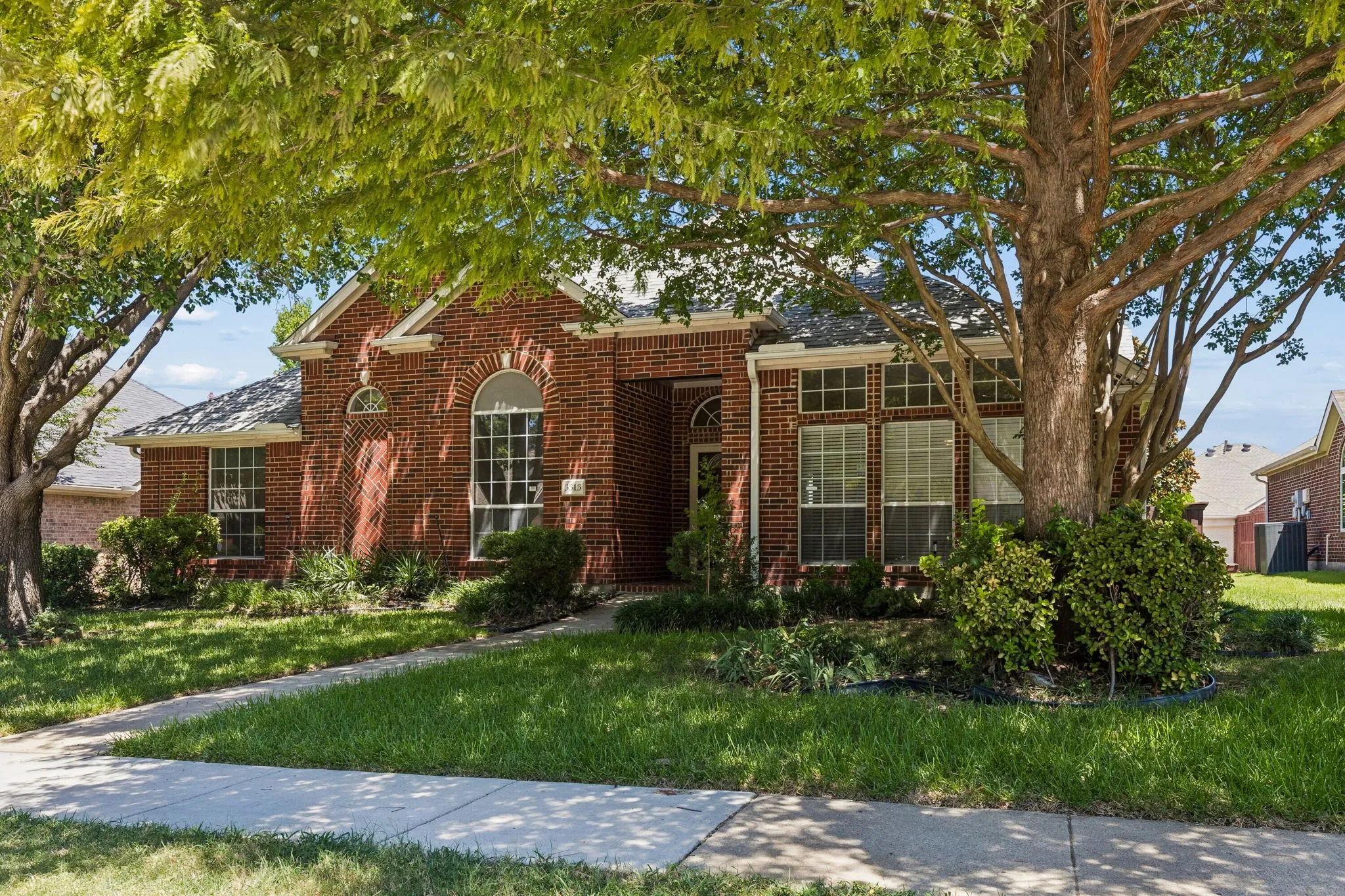 Single Family Residence For Rent in Collin County , 3313 Heatherbrook Drive, Plano, Texas 75074, 4 Bedroom, 2 Bathroom, 2 Garage spaces, 2,543 Sqft, built in 1999, mls#21345880, Real Estate Agent in Plano, Homes For Rent in Collin county, Homes For Rent in Plano, Realtor in Plano Texas, Real Estate Brokerage Independent Realty Texas, Luminita Cordes Realtor