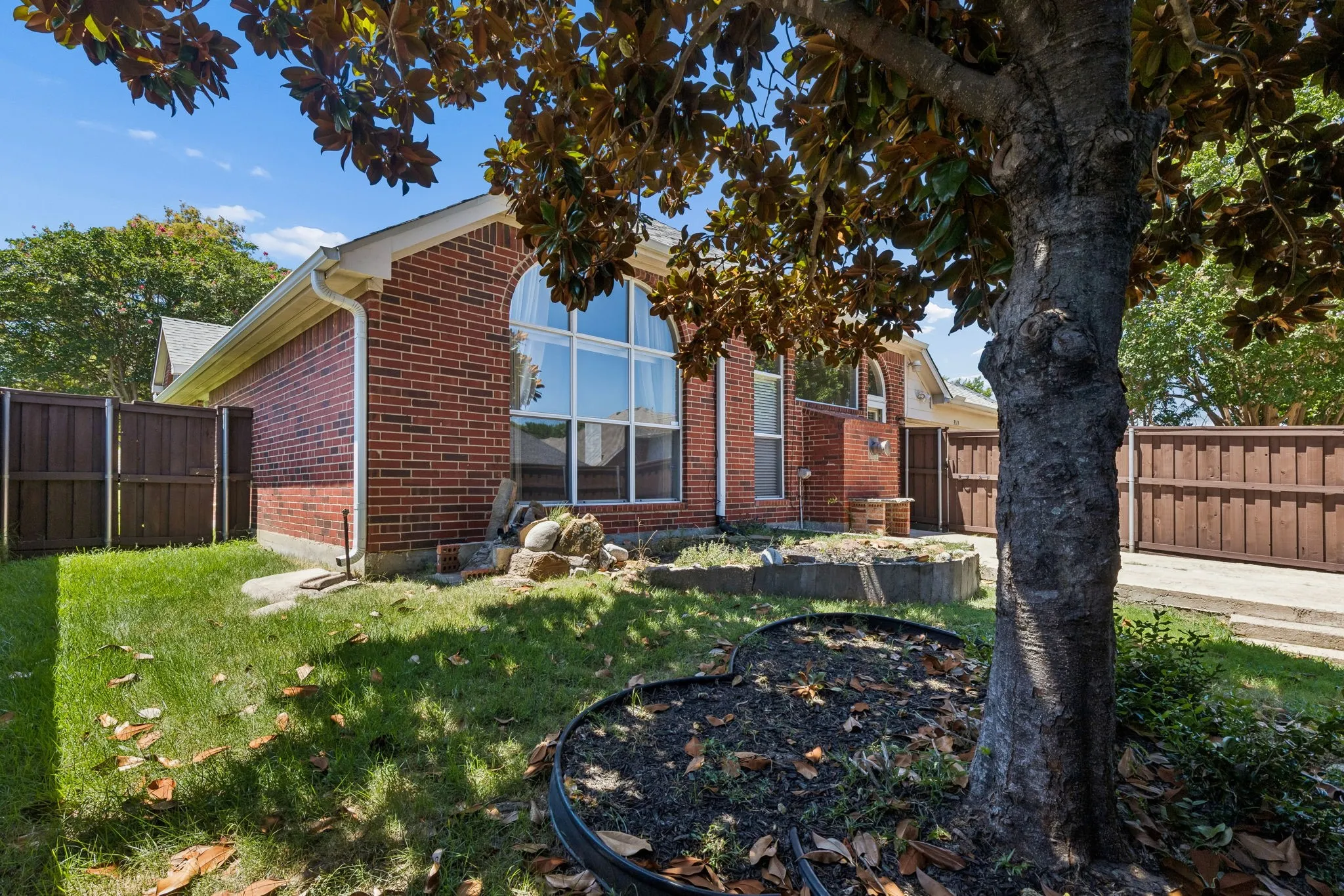 Single Family Residence For Rent in Collin County , 3313 Heatherbrook Drive, Plano, Texas 75074, 4 Bedroom, 2 Bathroom, 2 Garage spaces, 2,543 Sqft, built in 1999, mls#21345880, Real Estate Agent in Plano, Homes For Rent in Collin county, Homes For Rent in Plano, Realtor in Plano Texas, Real Estate Brokerage Independent Realty Texas, Luminita Cordes Realtor
