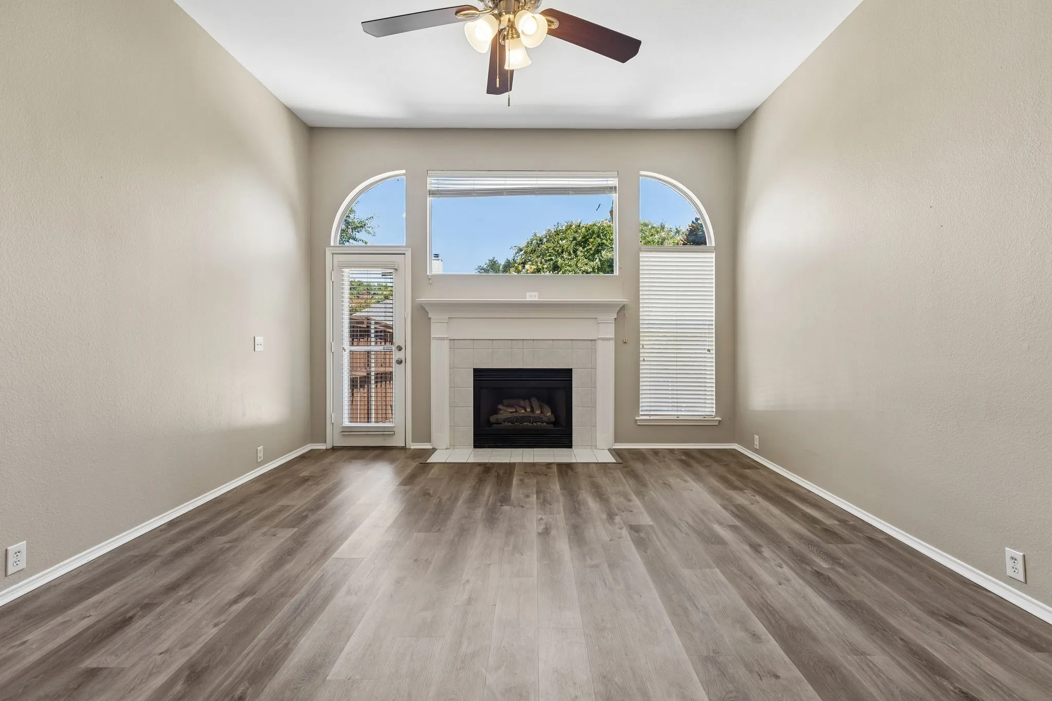 Single Family Residence For Rent in Collin County , 3313 Heatherbrook Drive, Plano, Texas 75074, 4 Bedroom, 2 Bathroom, 2 Garage spaces, 2,543 Sqft, built in 1999, mls#21345880, Real Estate Agent in Plano, Homes For Rent in Collin county, Homes For Rent in Plano, Realtor in Plano Texas, Real Estate Brokerage Independent Realty Texas, Luminita Cordes Realtor