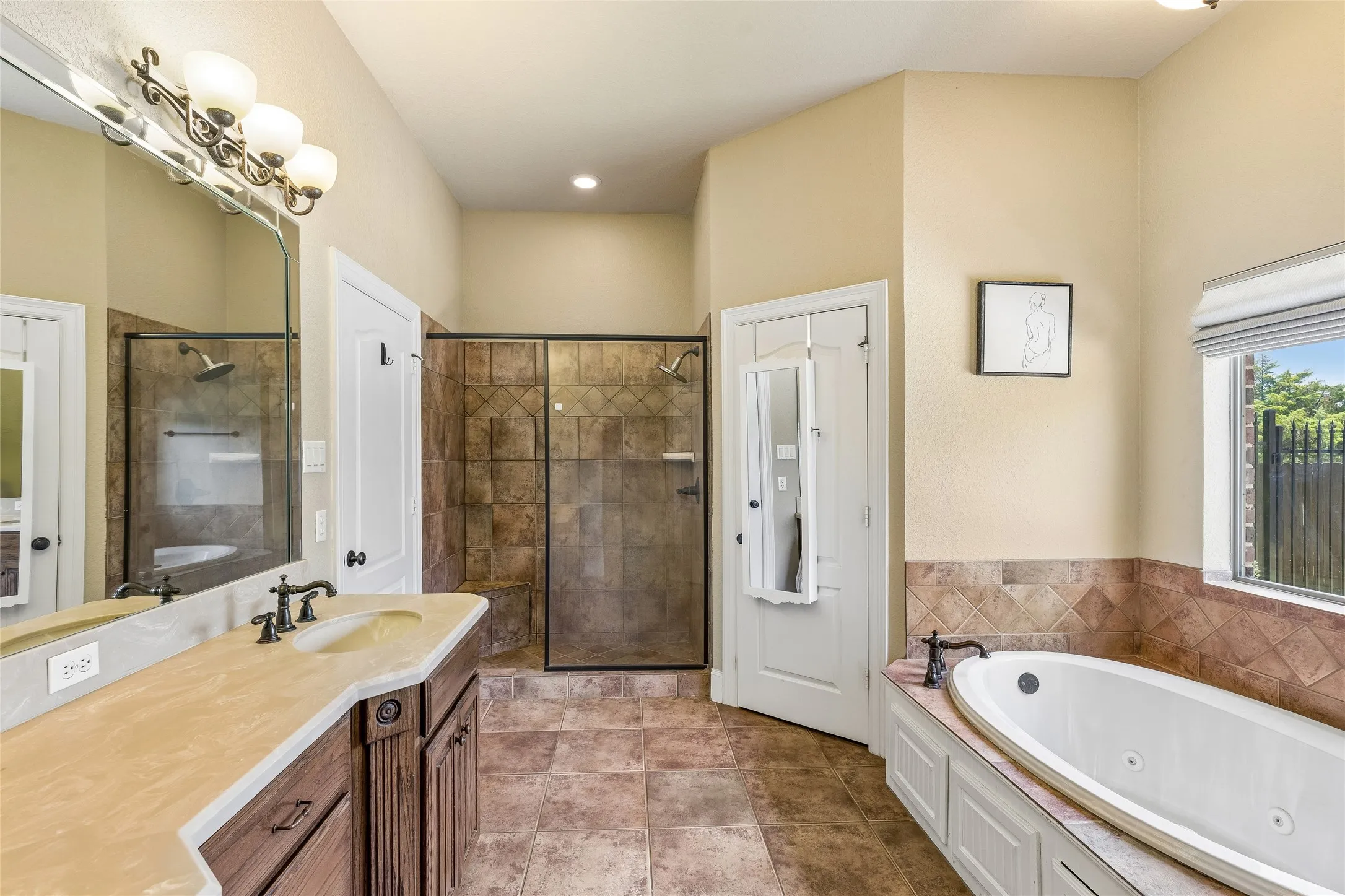 Single Family Residence For Sale in Ellis County , 1720 Ashington Place, Midlothian, Texas 76065, 4 Bedroom, 3 Bathroom, 2 Garage spaces, 2,442 Sqft, built in 2004, mls#21346763, Real Estate Agent in Midlothian, Homes For Sale in Ellis county, Homes For Sale in Midlothian, Realtor in Midlothian Texas, Real Estate Brokerage Independent Realty Texas, Luminita Cordes Realtor