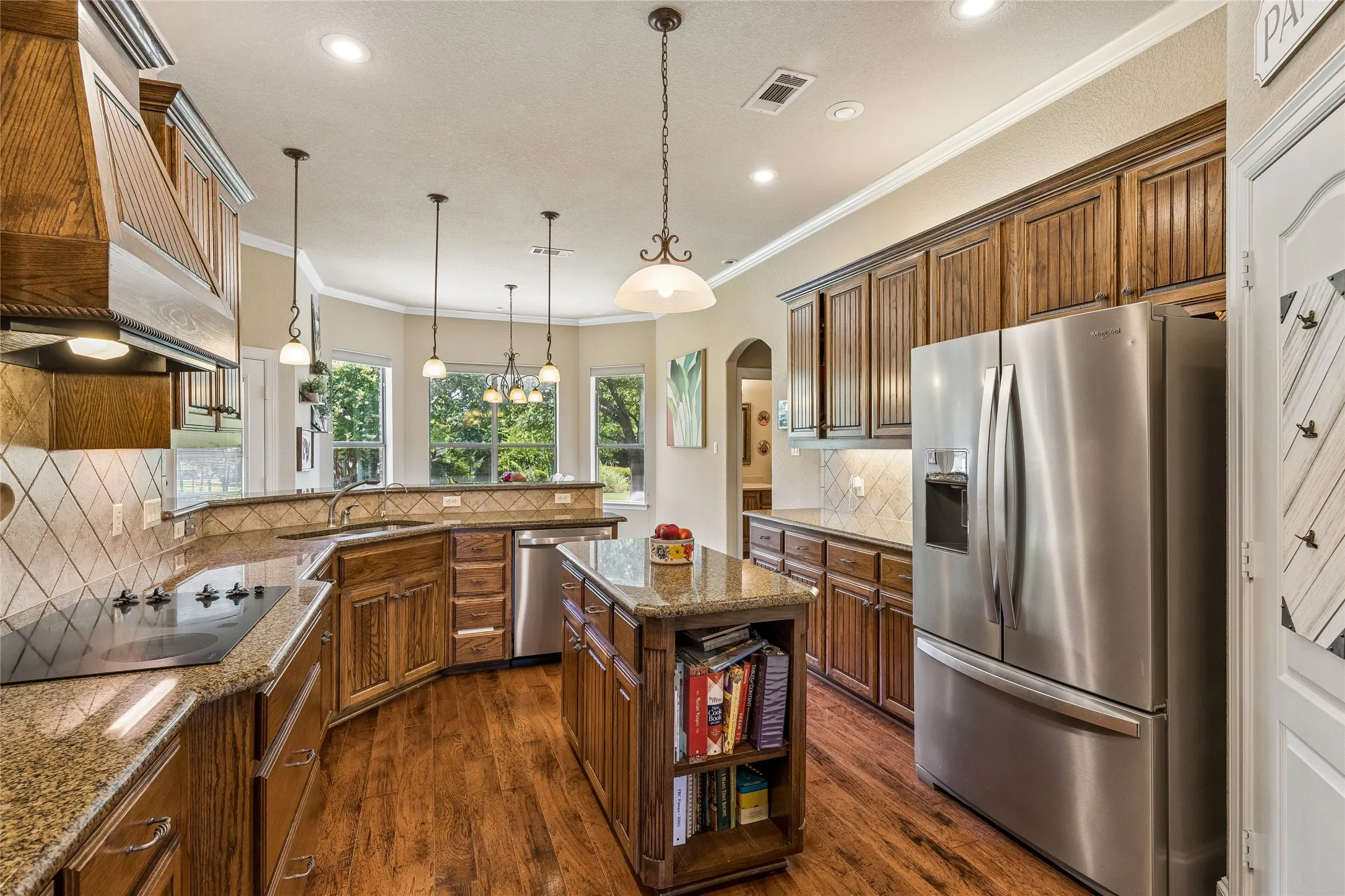 Single Family Residence For Sale in Ellis County , 1720 Ashington Place, Midlothian, Texas 76065, 4 Bedroom, 3 Bathroom, 2 Garage spaces, 2,442 Sqft, built in 2004, mls#21346763, Real Estate Agent in Midlothian, Homes For Sale in Ellis county, Homes For Sale in Midlothian, Realtor in Midlothian Texas, Real Estate Brokerage Independent Realty Texas, Luminita Cordes Realtor