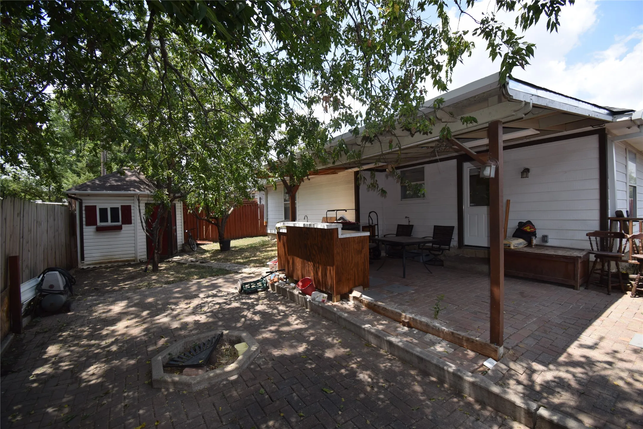 Single Family Residence For Sale in Dallas County , 8516 Torreon Court, Dallas, Texas 75217, 4 Bedrooms, 2 Bathrooms, 2 Garage spaces, 1,508 Sqft, built in 2004, Price $290,000, mls#21347369, Real Estate Agent in Dallas, Homes For Sale in Dallas county, Homes For Sale in Dallas, Realtor in Dallas Texas, Real Estate Brokerage Independent Realty Texas, Luminita Cordes Realtor
