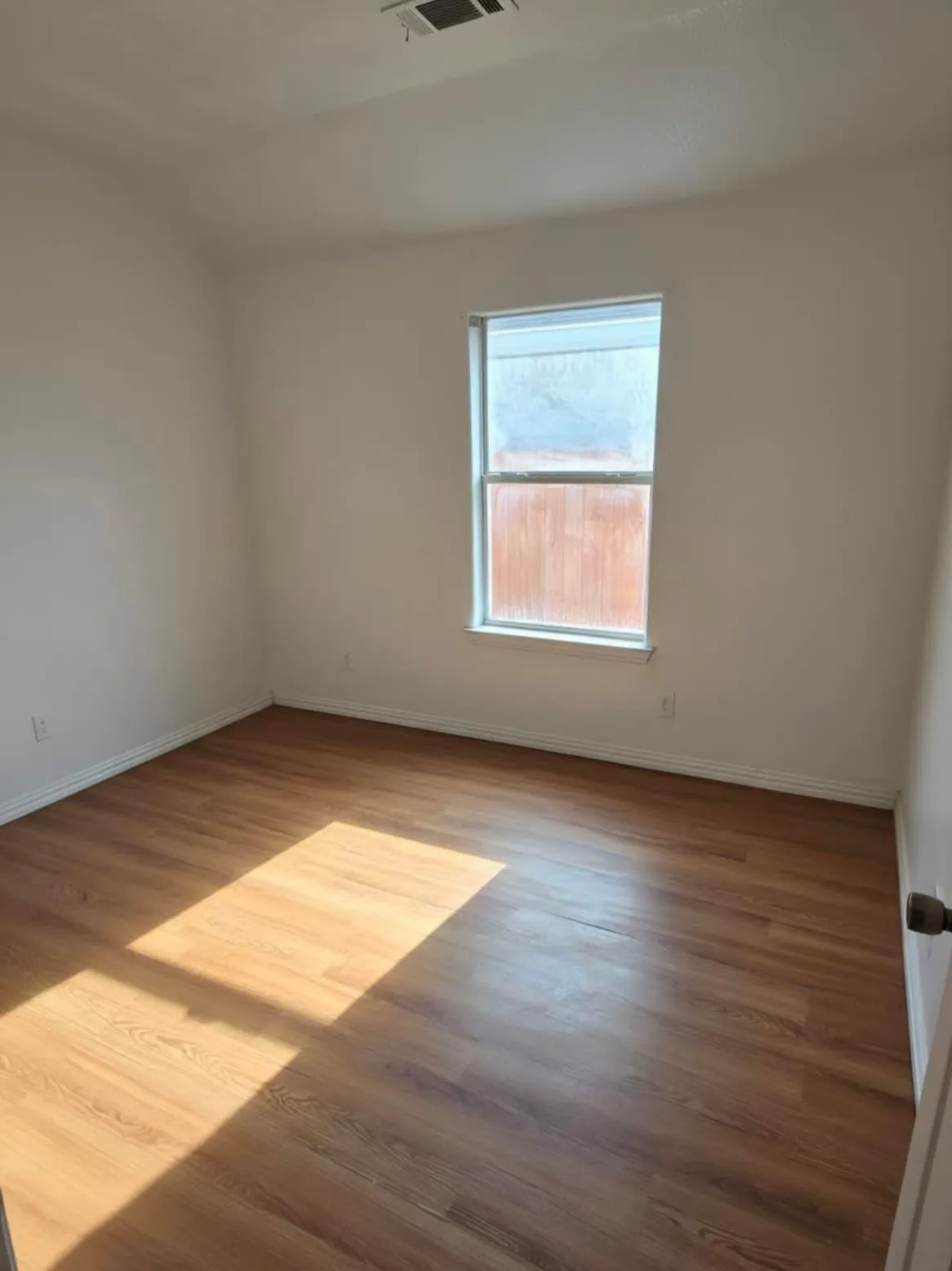 Single Family Residence For Sale in Dallas County , 8516 Torreon Court, Dallas, Texas 75217, 4 Bedrooms, 2 Bathrooms, 2 Garage spaces, 1,508 Sqft, built in 2004, Price $290,000, mls#21347369, Real Estate Agent in Dallas, Homes For Sale in Dallas county, Homes For Sale in Dallas, Realtor in Dallas Texas, Real Estate Brokerage Independent Realty Texas, Luminita Cordes Realtor