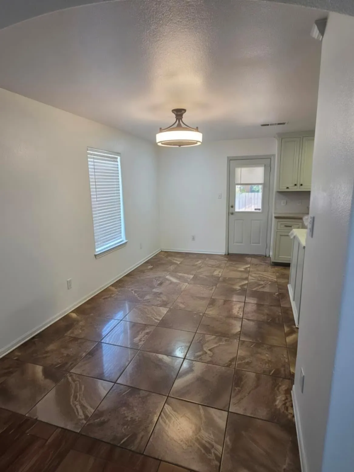 Single Family Residence For Sale in Dallas County , 8516 Torreon Court, Dallas, Texas 75217, 4 Bedrooms, 2 Bathrooms, 2 Garage spaces, 1,508 Sqft, built in 2004, Price $290,000, mls#21347369, Real Estate Agent in Dallas, Homes For Sale in Dallas county, Homes For Sale in Dallas, Realtor in Dallas Texas, Real Estate Brokerage Independent Realty Texas, Luminita Cordes Realtor