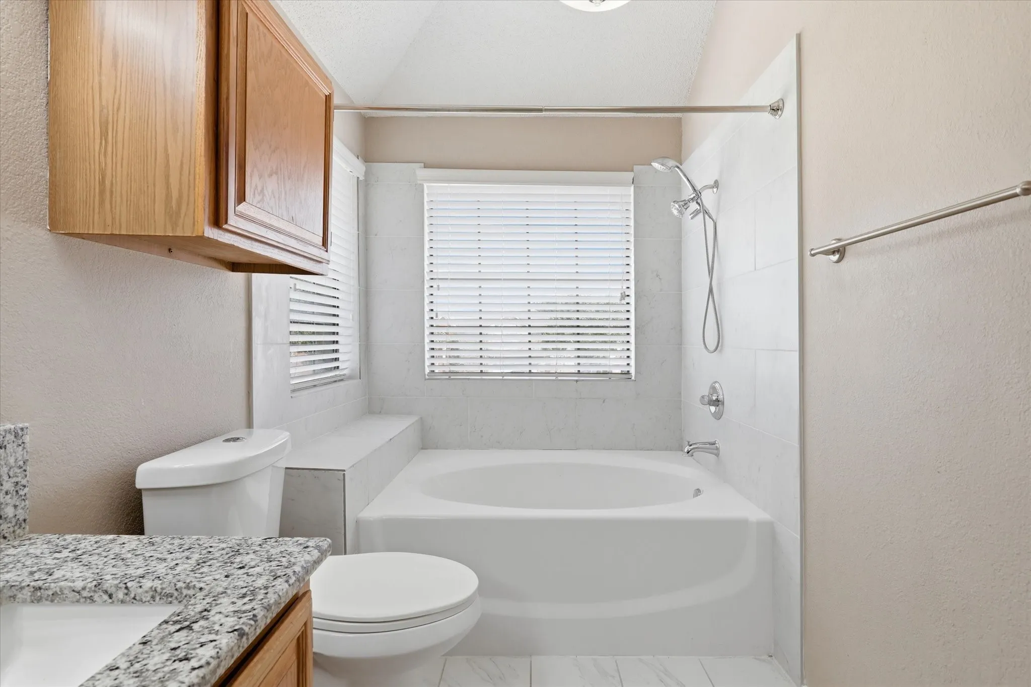 Single Family Residence For Sale in Denton County , 1806 Cactus Circle, Lewisville, Texas 75077, 3 Bedroom, 2 Bathroom, 2 Garage spaces, 1,566 Sqft, built in 1987, mls#21346487, Real Estate Agent in Lewisville, Homes For Sale in Denton county, Homes For Sale in Lewisville, Realtor in Lewisville Texas, Real Estate Brokerage Independent Realty Texas, Luminita Cordes Realtor