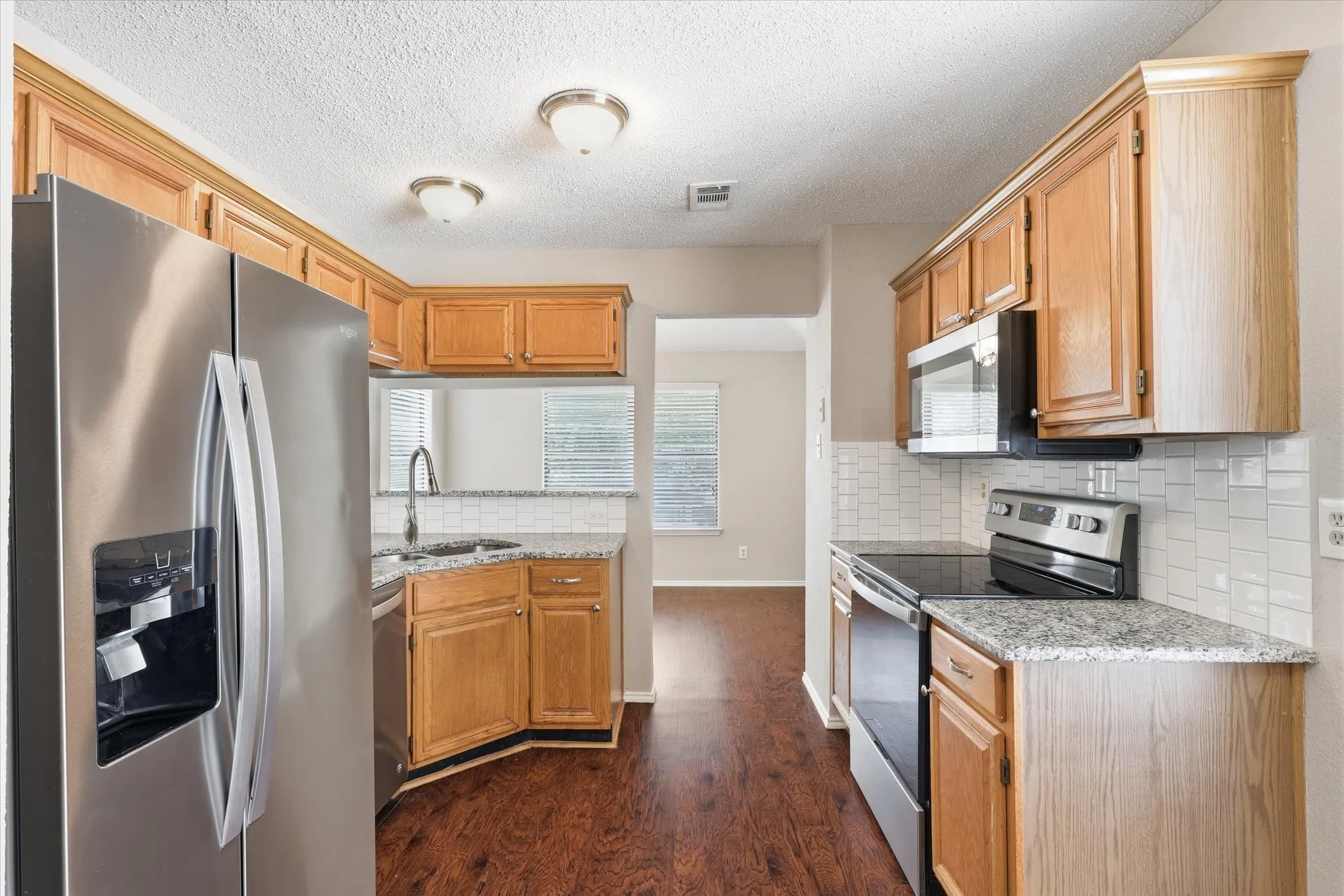 Single Family Residence For Sale in Denton County , 1806 Cactus Circle, Lewisville, Texas 75077, 3 Bedroom, 2 Bathroom, 2 Garage spaces, 1,566 Sqft, built in 1987, mls#21346487, Real Estate Agent in Lewisville, Homes For Sale in Denton county, Homes For Sale in Lewisville, Realtor in Lewisville Texas, Real Estate Brokerage Independent Realty Texas, Luminita Cordes Realtor
