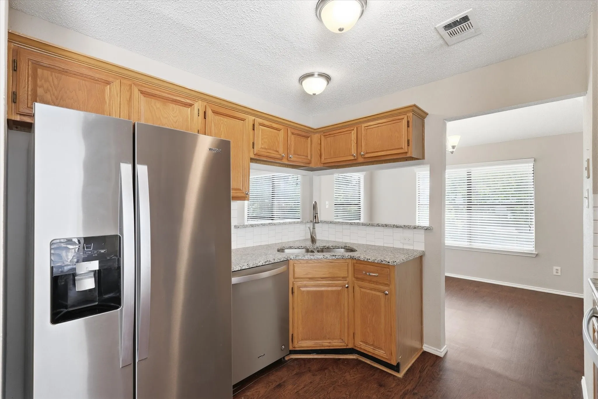 Single Family Residence For Sale in Denton County , 1806 Cactus Circle, Lewisville, Texas 75077, 3 Bedroom, 2 Bathroom, 2 Garage spaces, 1,566 Sqft, built in 1987, mls#21346487, Real Estate Agent in Lewisville, Homes For Sale in Denton county, Homes For Sale in Lewisville, Realtor in Lewisville Texas, Real Estate Brokerage Independent Realty Texas, Luminita Cordes Realtor