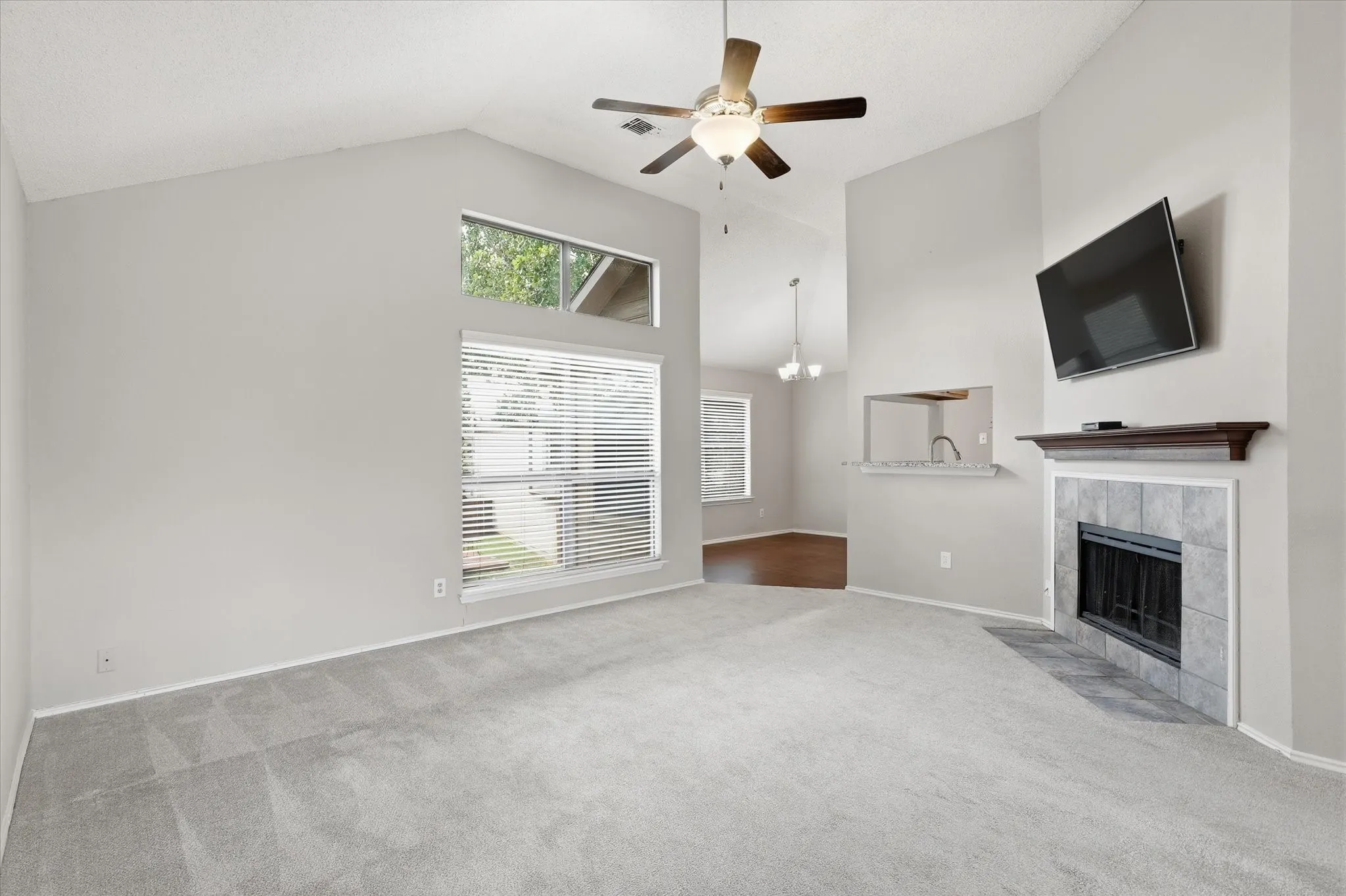 Single Family Residence For Sale in Denton County , 1806 Cactus Circle, Lewisville, Texas 75077, 3 Bedroom, 2 Bathroom, 2 Garage spaces, 1,566 Sqft, built in 1987, mls#21346487, Real Estate Agent in Lewisville, Homes For Sale in Denton county, Homes For Sale in Lewisville, Realtor in Lewisville Texas, Real Estate Brokerage Independent Realty Texas, Luminita Cordes Realtor
