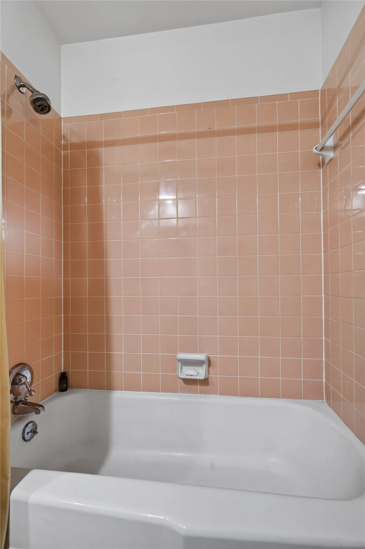 Single Family Residence For Sale in Dallas County , 1605 Weathered Street, Irving, Texas 75062, 4 Bedroom, 2 Bathroom, 2 Garage spaces, 2,212 Sqft, built in 1965, mls#21347596, Real Estate Agent in Irving, Homes For Sale in Dallas county, Homes For Sale in Irving, Realtor in Irving Texas, Real Estate Brokerage Independent Realty Texas, Luminita Cordes Realtor