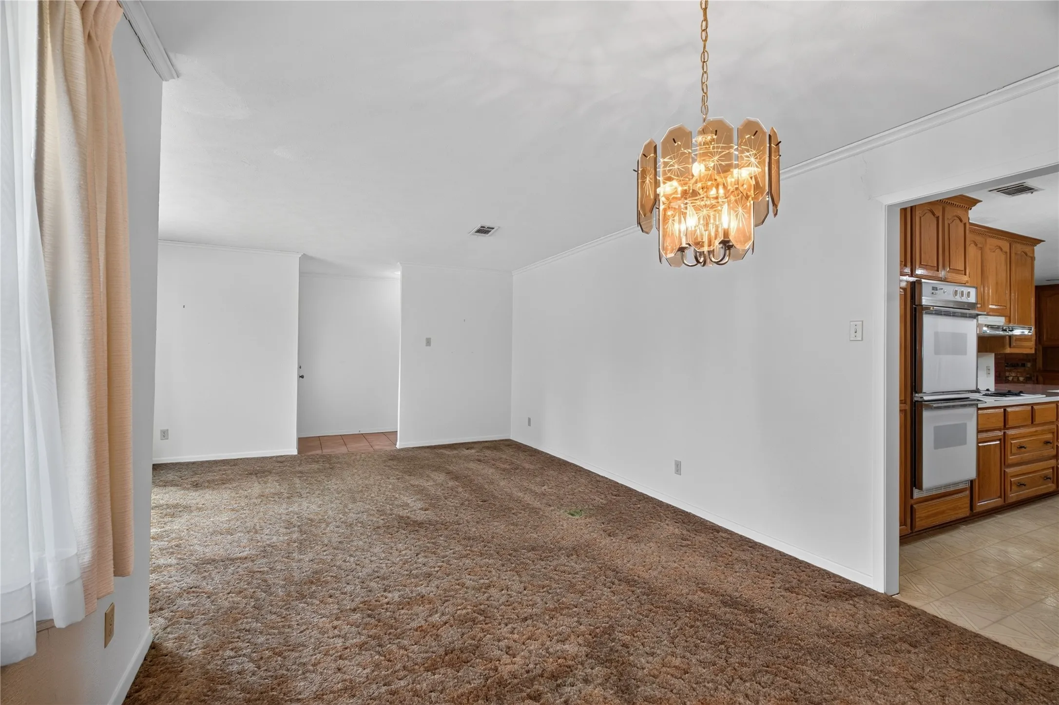 Single Family Residence For Sale in Dallas County , 1605 Weathered Street, Irving, Texas 75062, 4 Bedroom, 2 Bathroom, 2 Garage spaces, 2,212 Sqft, built in 1965, mls#21347596, Real Estate Agent in Irving, Homes For Sale in Dallas county, Homes For Sale in Irving, Realtor in Irving Texas, Real Estate Brokerage Independent Realty Texas, Luminita Cordes Realtor