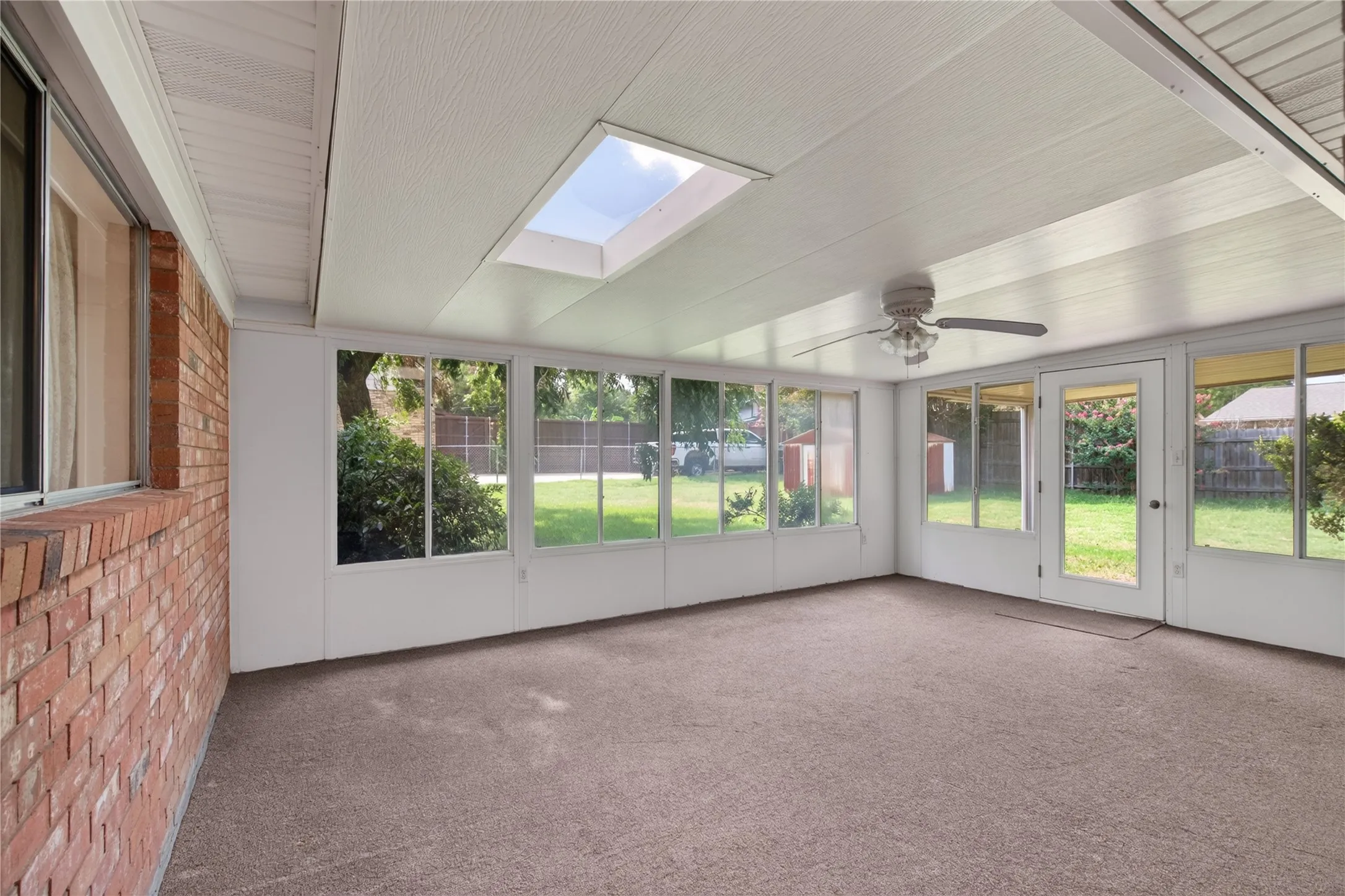 Single Family Residence For Sale in Dallas County , 1605 Weathered Street, Irving, Texas 75062, 4 Bedroom, 2 Bathroom, 2 Garage spaces, 2,212 Sqft, built in 1965, mls#21347596, Real Estate Agent in Irving, Homes For Sale in Dallas county, Homes For Sale in Irving, Realtor in Irving Texas, Real Estate Brokerage Independent Realty Texas, Luminita Cordes Realtor