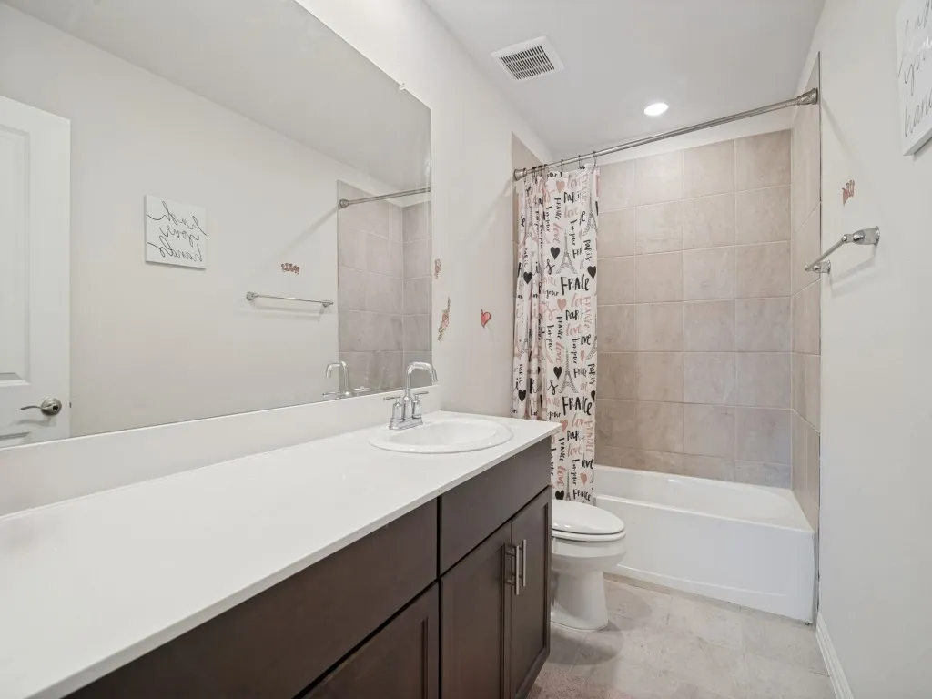 Single Family Residence For Sale in Kaufman County , 1118 Spectra Drive, Forney, Texas 75126, 4 Bedroom, 3 Bathroom, 2 Garage spaces, 2,680 Sqft, built in 2022, Price $375,000, mls#21347434, Real Estate Agent in Forney, Homes For Sale in Kaufman county, Homes For Sale in Forney, Realtor in Forney Texas, Real Estate Brokerage Independent Realty Texas, Luminita Cordes Realtor