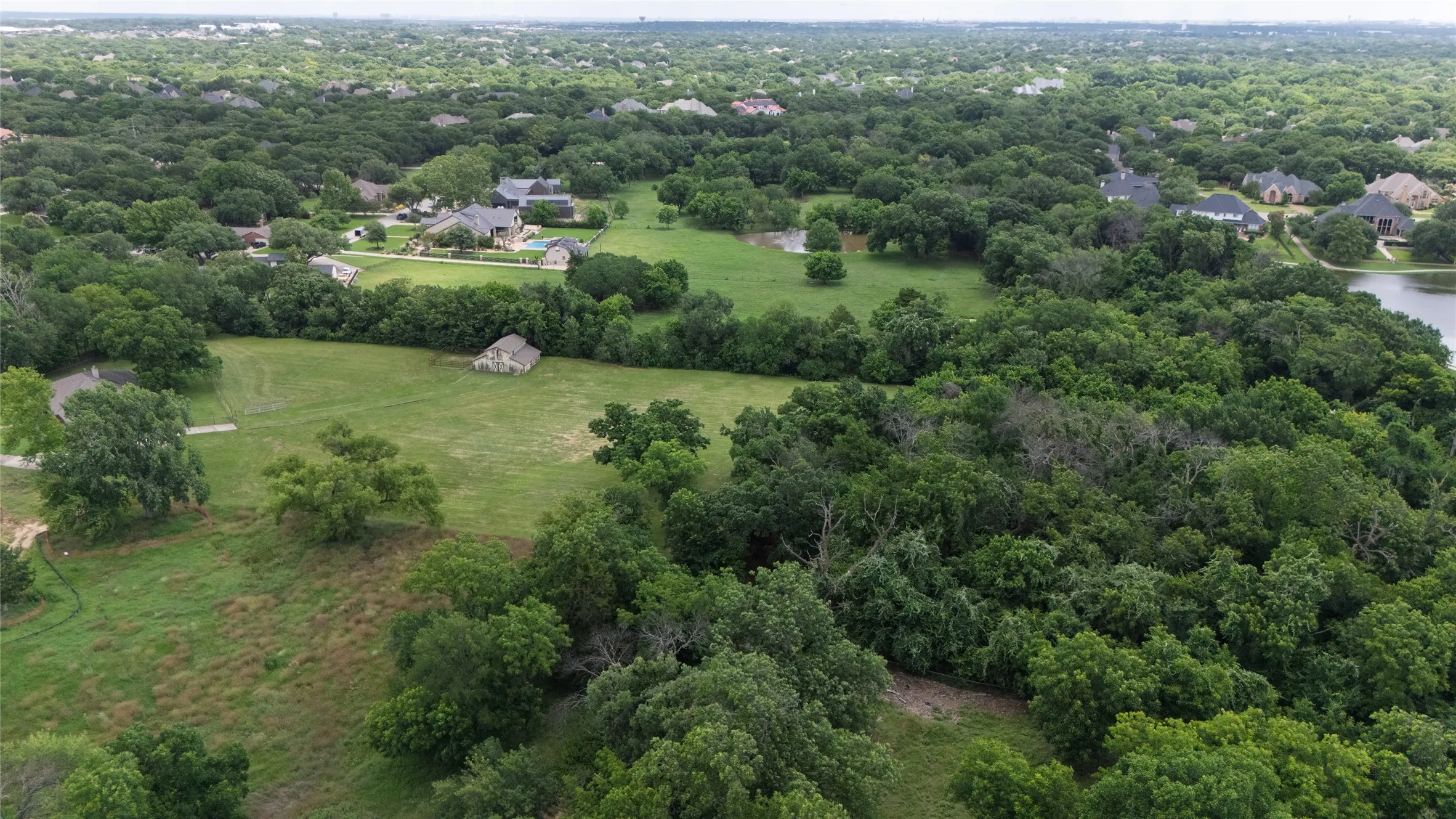 Single Family Residence For Sale in Tarrant County , 1215 Oakwood Trail, Southlake, Texas 76092, 4 Bedroom, 3 Bathroom, 2 Garage spaces, 2,700 Sqft, built in 1980, mls#21343826, Real Estate Agent in Southlake, Homes For Sale in Tarrant county, Homes For Sale in Southlake, Realtor in Southlake Texas, Real Estate Brokerage Independent Realty Texas, Luminita Cordes Realtor