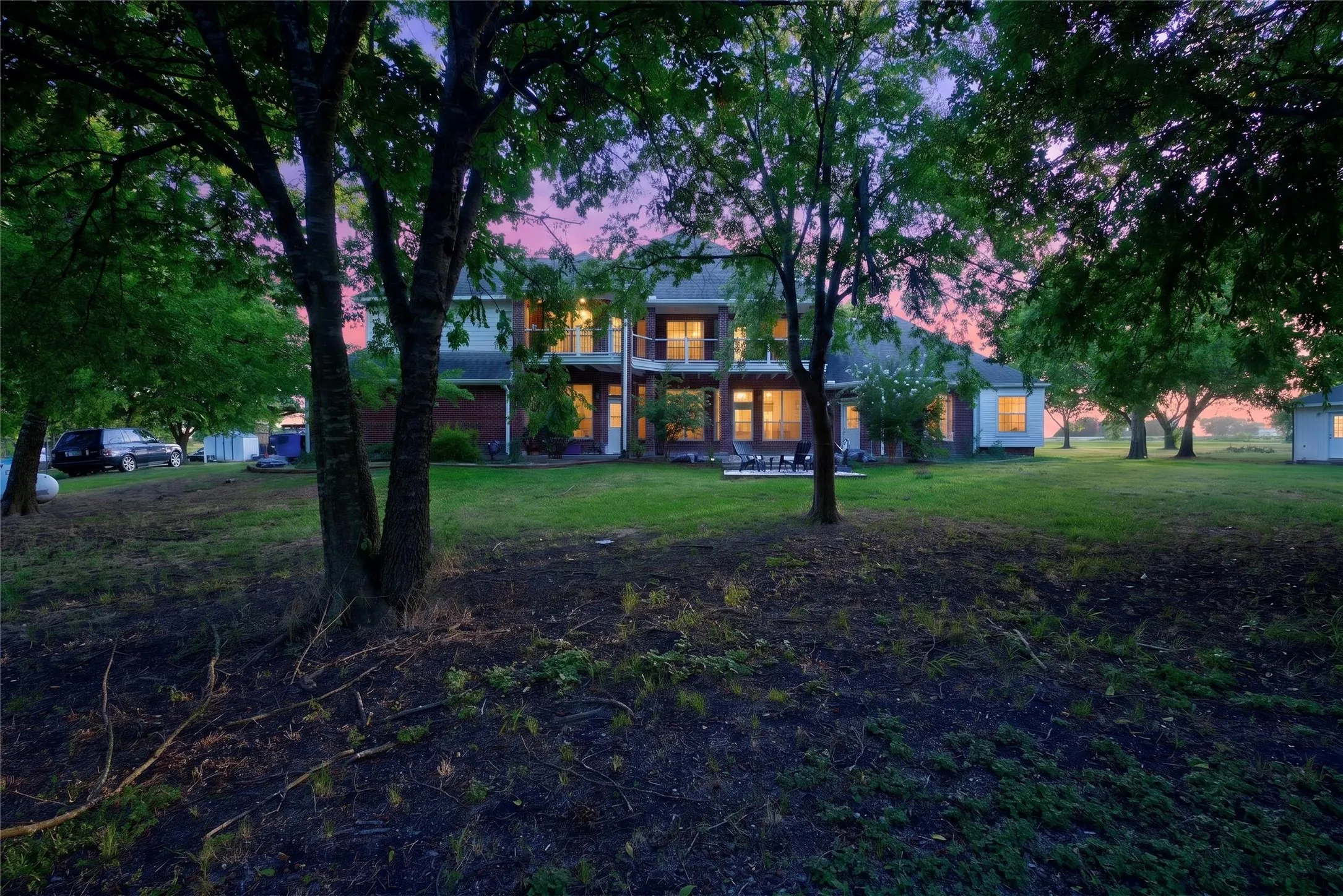 Single Family Residence For Sale in Ellis County , 135 Kirkpatrick Road, Ennis, Texas 75119, 3 Bedroom, 4 Bathroom, 6 Garage spaces, 3,482 Sqft, built in 2004, mls#21332011, Real Estate Agent in Ennis, Homes For Sale in Ellis county, Homes For Sale in Ennis, Realtor in Ennis Texas, Real Estate Brokerage Independent Realty Texas, Luminita Cordes Realtor
