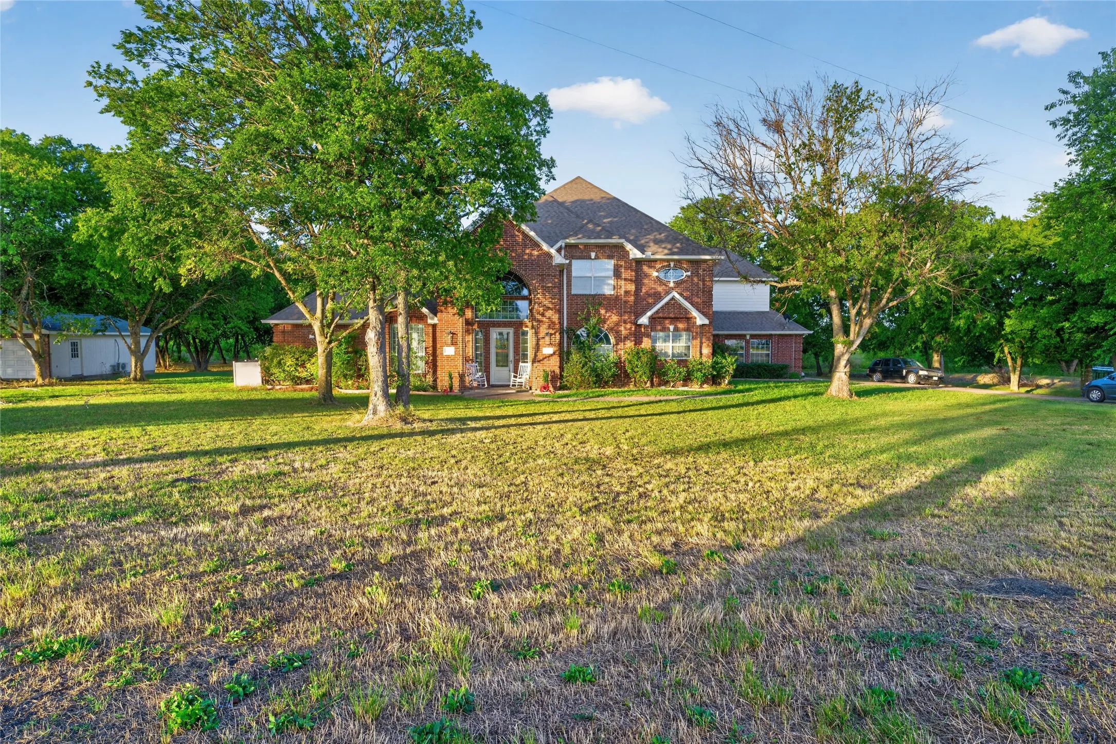 Single Family Residence For Sale in Ellis County , 135 Kirkpatrick Road, Ennis, Texas 75119, 3 Bedroom, 4 Bathroom, 6 Garage spaces, 3,482 Sqft, built in 2004, mls#21332011, Real Estate Agent in Ennis, Homes For Sale in Ellis county, Homes For Sale in Ennis, Realtor in Ennis Texas, Real Estate Brokerage Independent Realty Texas, Luminita Cordes Realtor