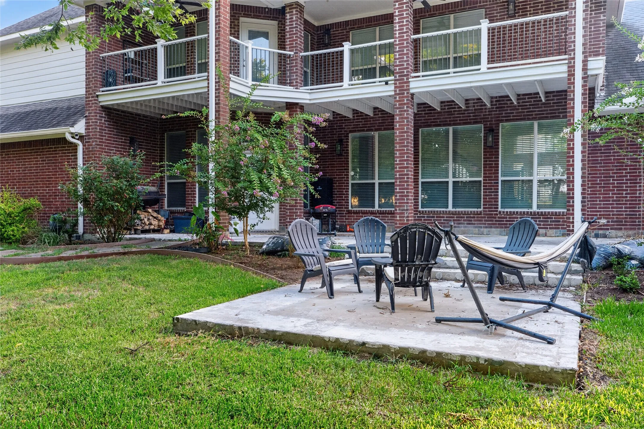 Single Family Residence For Sale in Ellis County , 135 Kirkpatrick Road, Ennis, Texas 75119, 3 Bedroom, 4 Bathroom, 6 Garage spaces, 3,482 Sqft, built in 2004, mls#21332011, Real Estate Agent in Ennis, Homes For Sale in Ellis county, Homes For Sale in Ennis, Realtor in Ennis Texas, Real Estate Brokerage Independent Realty Texas, Luminita Cordes Realtor