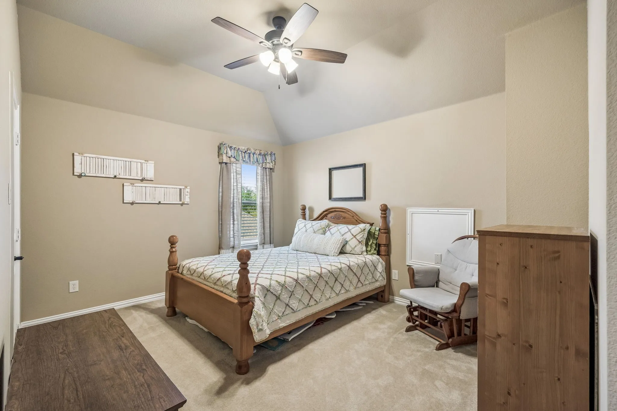 Single Family Residence For Sale in Denton County , 2261 Hideaway Pointe Drive, Little Elm, Texas 75068, 5 Bedroom, 3 Bathroom, 3 Garage spaces, 3,575 Sqft, built in 2010, mls#21345692, Real Estate Agent in Little Elm, Homes For Sale in Denton county, Homes For Sale in Little Elm, Realtor in Little Elm Texas, Real Estate Brokerage Independent Realty Texas, Luminita Cordes Realtor