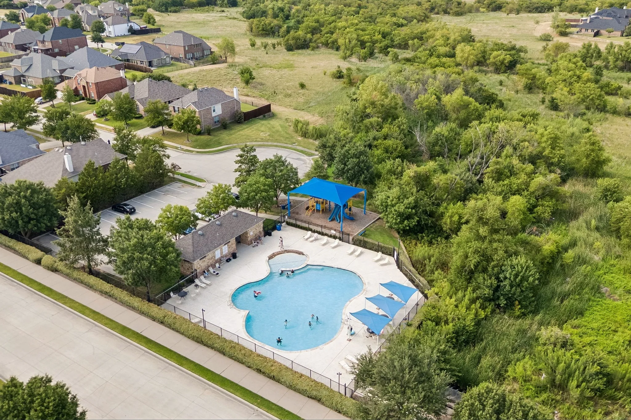 Single Family Residence For Sale in Denton County , 2261 Hideaway Pointe Drive, Little Elm, Texas 75068, 5 Bedroom, 3 Bathroom, 3 Garage spaces, 3,575 Sqft, built in 2010, mls#21345692, Real Estate Agent in Little Elm, Homes For Sale in Denton county, Homes For Sale in Little Elm, Realtor in Little Elm Texas, Real Estate Brokerage Independent Realty Texas, Luminita Cordes Realtor