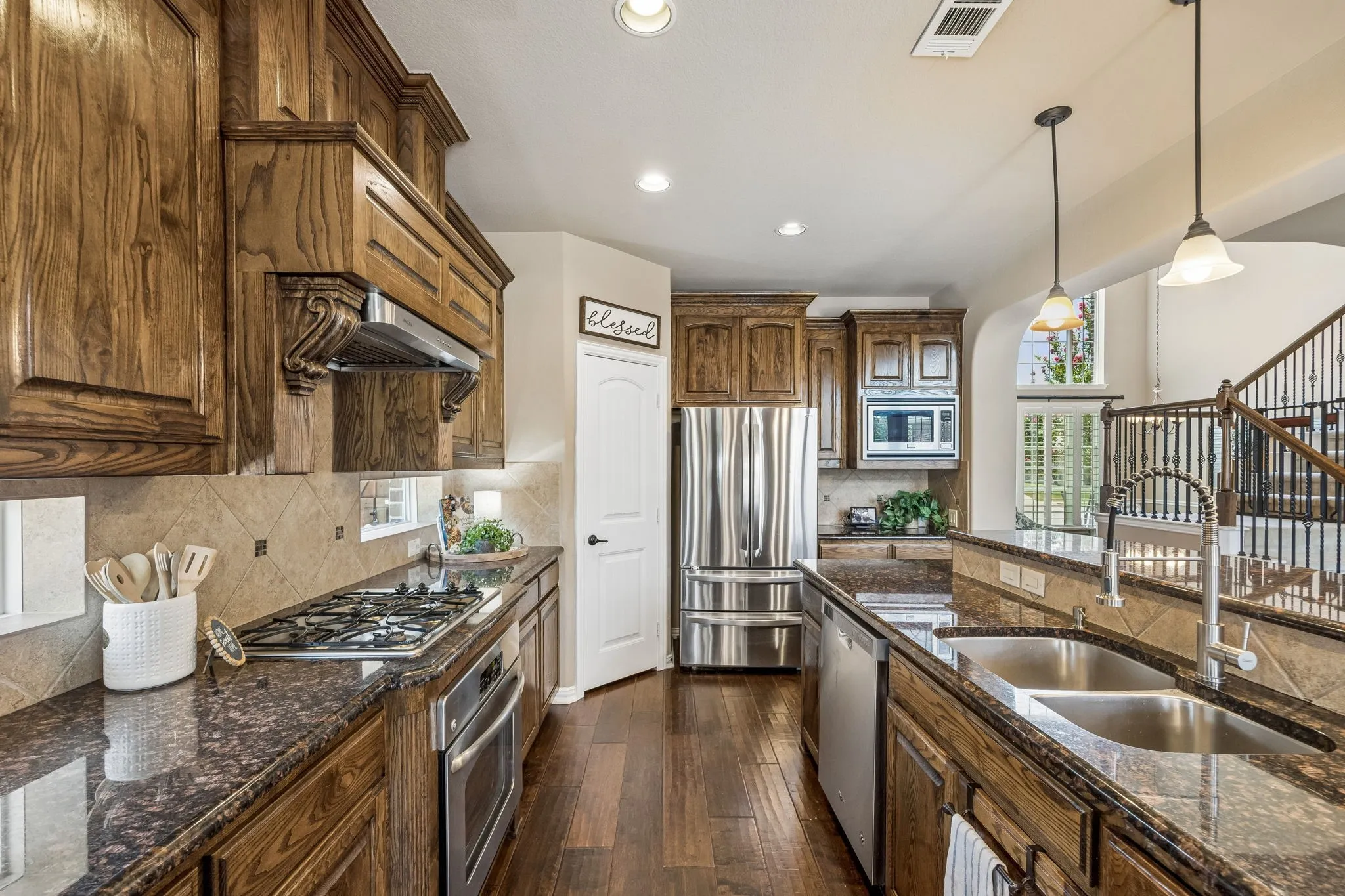 Single Family Residence For Sale in Denton County , 2261 Hideaway Pointe Drive, Little Elm, Texas 75068, 5 Bedroom, 3 Bathroom, 3 Garage spaces, 3,575 Sqft, built in 2010, mls#21345692, Real Estate Agent in Little Elm, Homes For Sale in Denton county, Homes For Sale in Little Elm, Realtor in Little Elm Texas, Real Estate Brokerage Independent Realty Texas, Luminita Cordes Realtor
