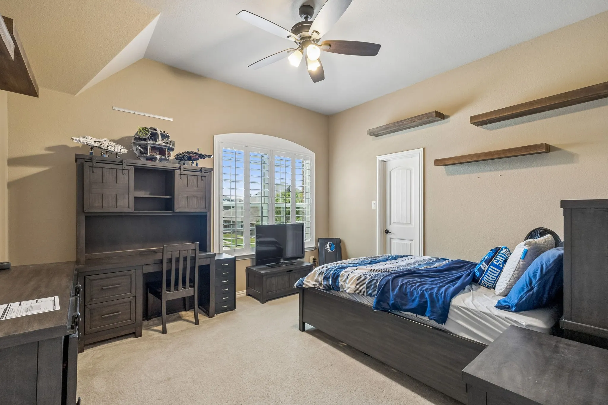 Single Family Residence For Sale in Denton County , 2261 Hideaway Pointe Drive, Little Elm, Texas 75068, 5 Bedroom, 3 Bathroom, 3 Garage spaces, 3,575 Sqft, built in 2010, mls#21345692, Real Estate Agent in Little Elm, Homes For Sale in Denton county, Homes For Sale in Little Elm, Realtor in Little Elm Texas, Real Estate Brokerage Independent Realty Texas, Luminita Cordes Realtor