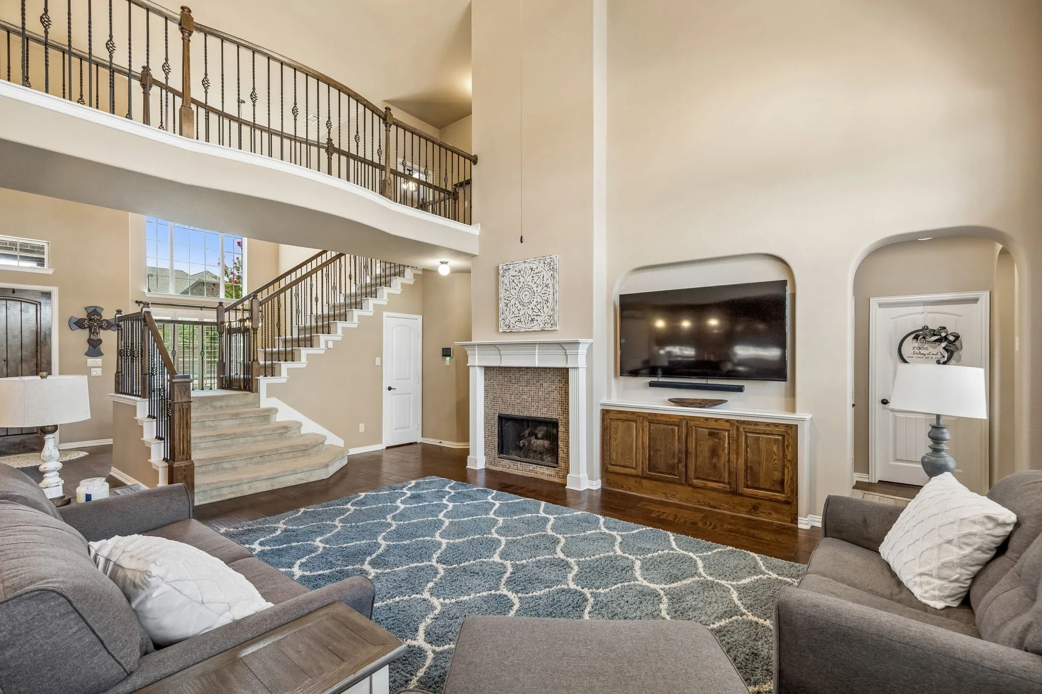 Single Family Residence For Sale in Denton County , 2261 Hideaway Pointe Drive, Little Elm, Texas 75068, 5 Bedroom, 3 Bathroom, 3 Garage spaces, 3,575 Sqft, built in 2010, mls#21345692, Real Estate Agent in Little Elm, Homes For Sale in Denton county, Homes For Sale in Little Elm, Realtor in Little Elm Texas, Real Estate Brokerage Independent Realty Texas, Luminita Cordes Realtor