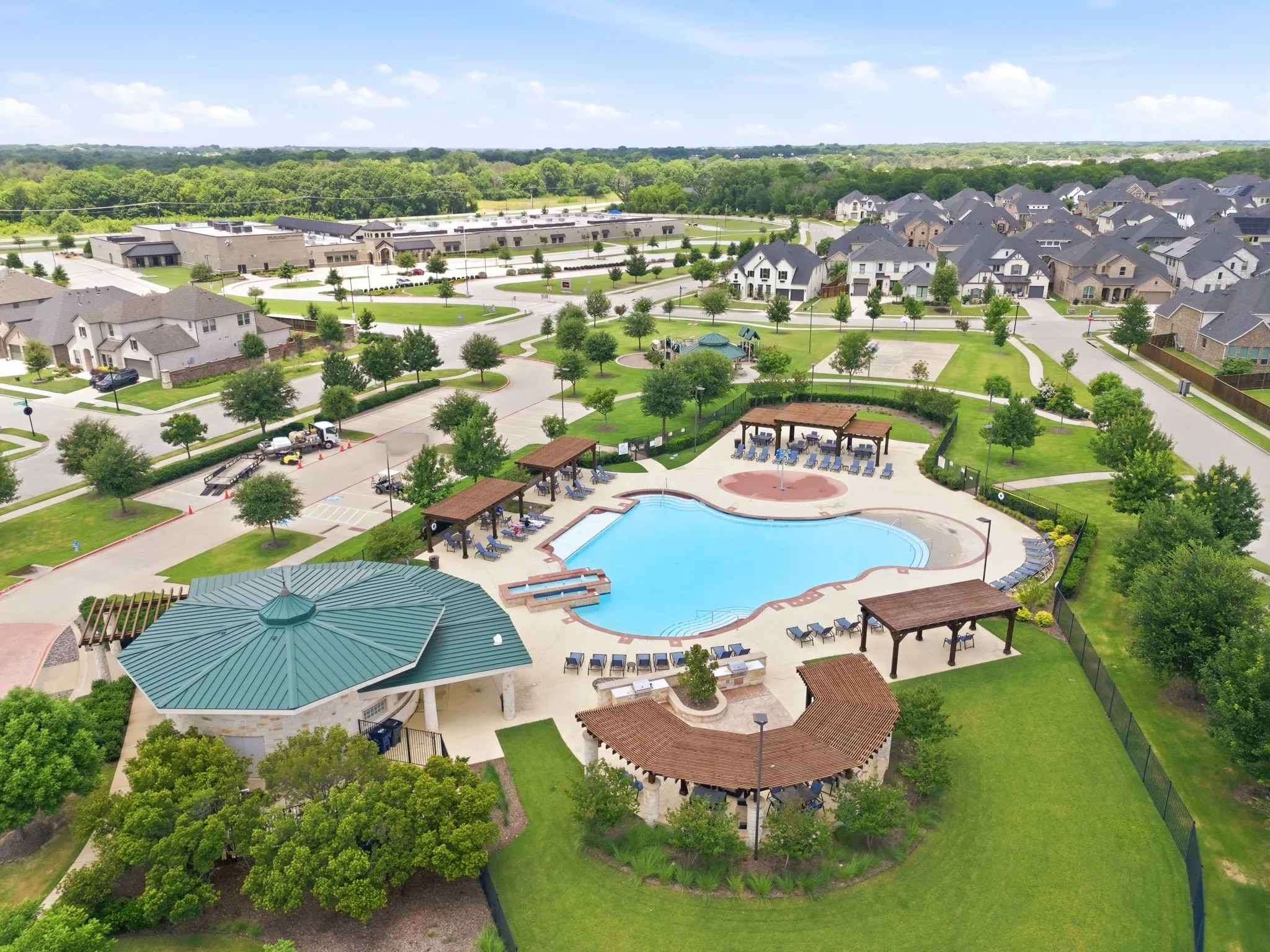 Amenities abound in the community of Auburn Hills. Multiple Pools.