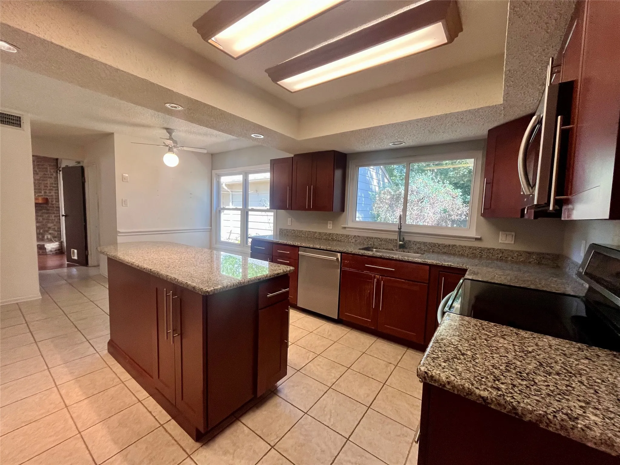 Single Family Residence For Sale in Dallas County , 7410 Boisenberry Lane, Dallas, Texas 75249, 4 Bedroom, 3 Bathroom, 2 Garage spaces, 2,435 Sqft, built in 1981, mls#21346924, Real Estate Agent in Dallas, Homes For Sale in Dallas county, Homes For Sale in Dallas, Realtor in Dallas Texas, Real Estate Brokerage Independent Realty Texas, Luminita Cordes Realtor