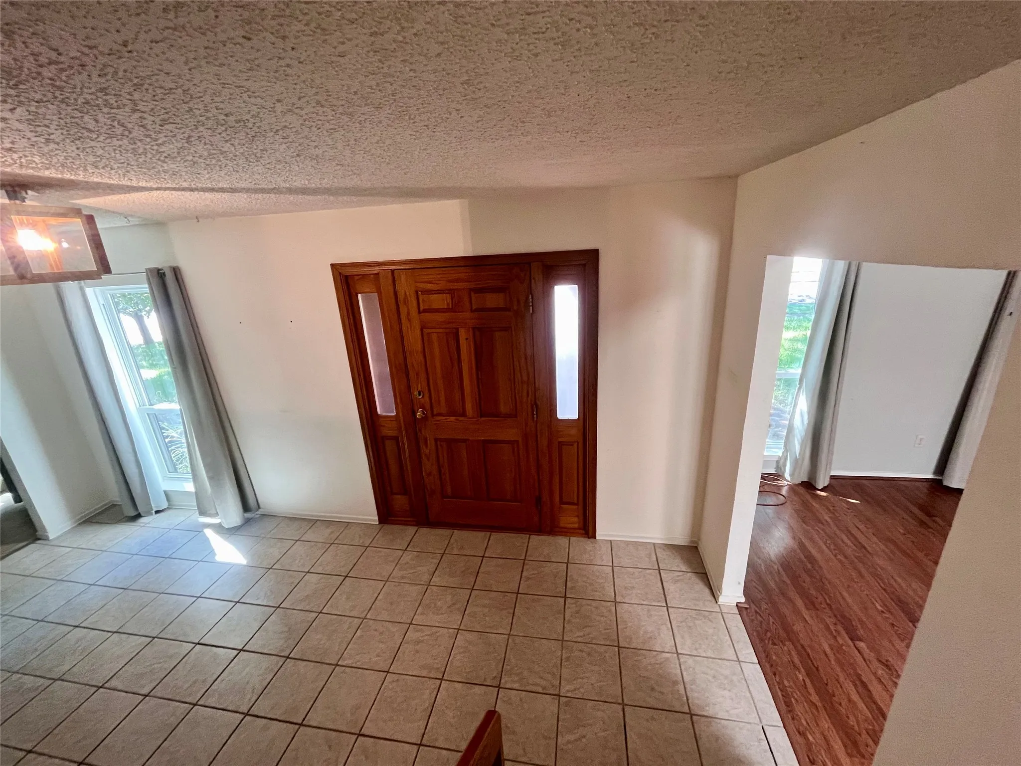Single Family Residence For Sale in Dallas County , 7410 Boisenberry Lane, Dallas, Texas 75249, 4 Bedroom, 3 Bathroom, 2 Garage spaces, 2,435 Sqft, built in 1981, mls#21346924, Real Estate Agent in Dallas, Homes For Sale in Dallas county, Homes For Sale in Dallas, Realtor in Dallas Texas, Real Estate Brokerage Independent Realty Texas, Luminita Cordes Realtor