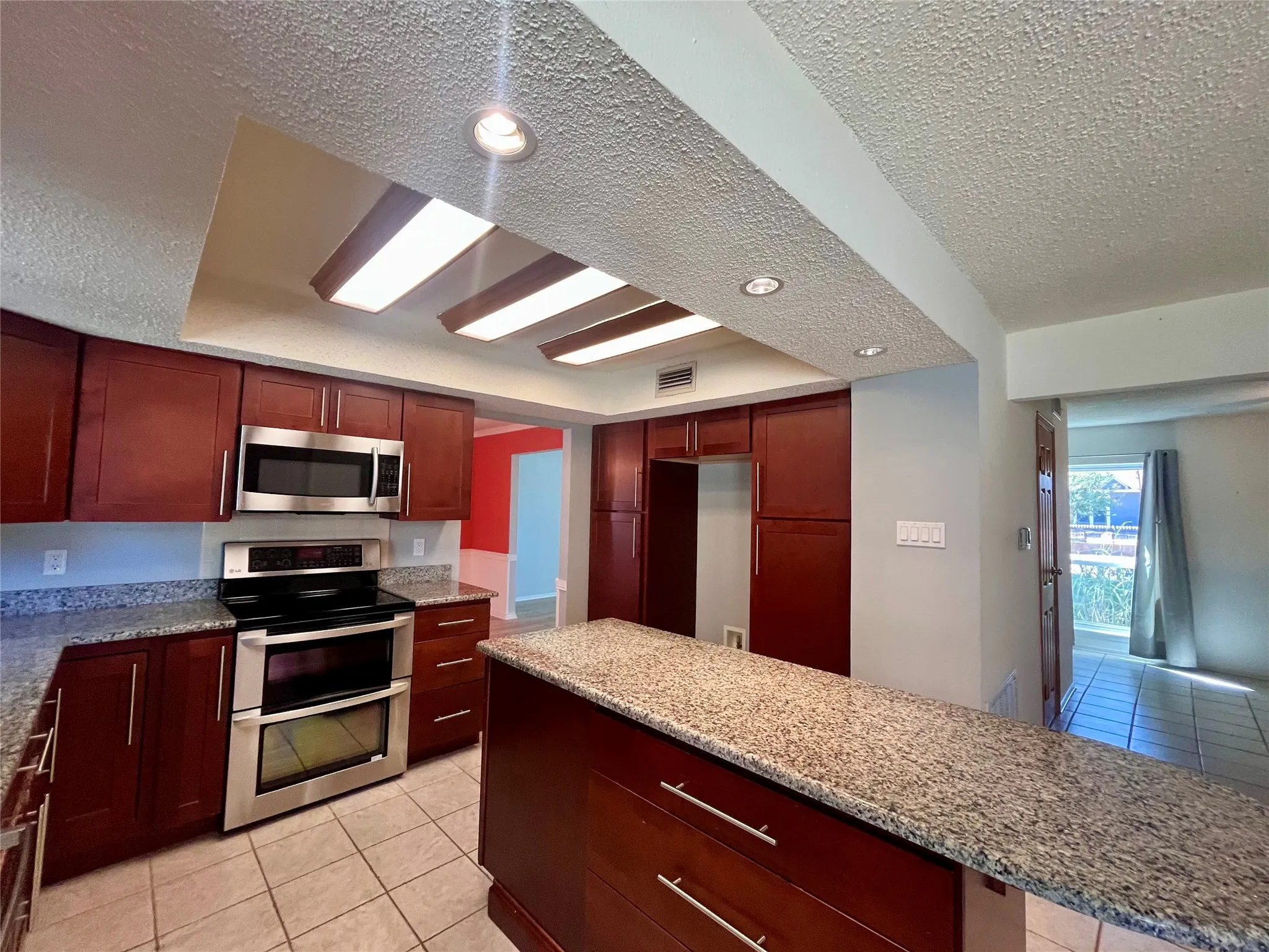 Single Family Residence For Sale in Dallas County , 7410 Boisenberry Lane, Dallas, Texas 75249, 4 Bedroom, 3 Bathroom, 2 Garage spaces, 2,435 Sqft, built in 1981, mls#21346924, Real Estate Agent in Dallas, Homes For Sale in Dallas county, Homes For Sale in Dallas, Realtor in Dallas Texas, Real Estate Brokerage Independent Realty Texas, Luminita Cordes Realtor