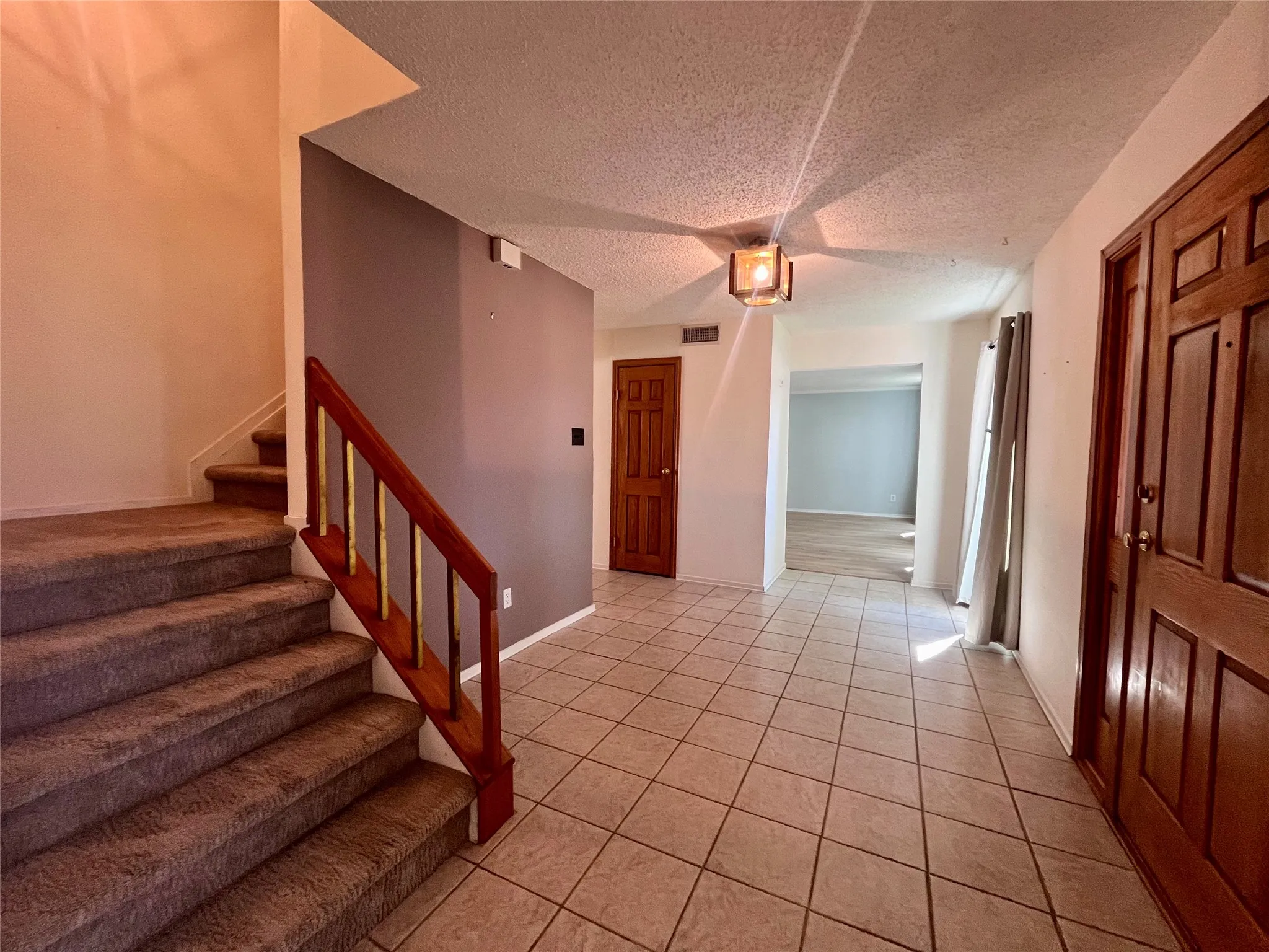 Single Family Residence For Sale in Dallas County , 7410 Boisenberry Lane, Dallas, Texas 75249, 4 Bedroom, 3 Bathroom, 2 Garage spaces, 2,435 Sqft, built in 1981, mls#21346924, Real Estate Agent in Dallas, Homes For Sale in Dallas county, Homes For Sale in Dallas, Realtor in Dallas Texas, Real Estate Brokerage Independent Realty Texas, Luminita Cordes Realtor