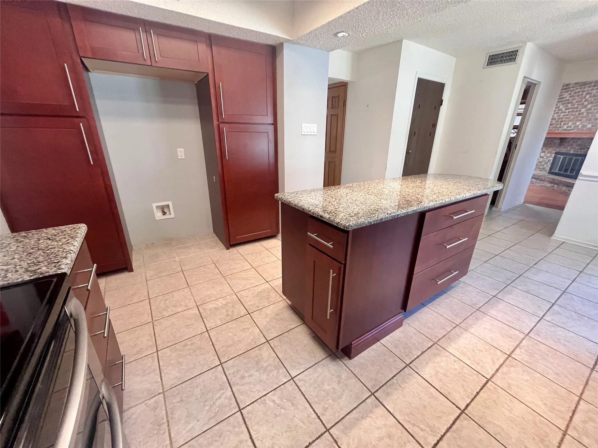 Single Family Residence For Sale in Dallas County , 7410 Boisenberry Lane, Dallas, Texas 75249, 4 Bedroom, 3 Bathroom, 2 Garage spaces, 2,435 Sqft, built in 1981, mls#21346924, Real Estate Agent in Dallas, Homes For Sale in Dallas county, Homes For Sale in Dallas, Realtor in Dallas Texas, Real Estate Brokerage Independent Realty Texas, Luminita Cordes Realtor