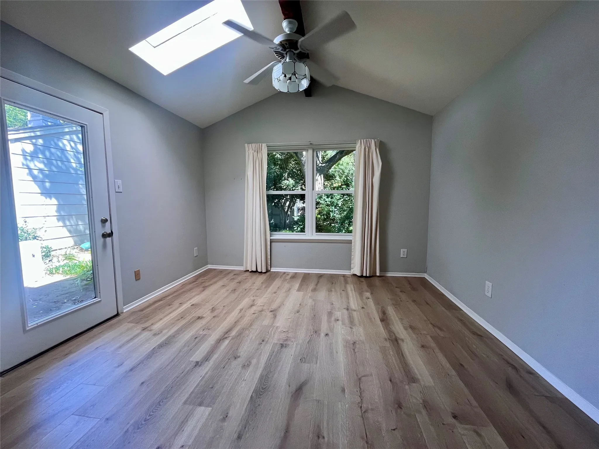Single Family Residence For Sale in Dallas County , 7410 Boisenberry Lane, Dallas, Texas 75249, 4 Bedroom, 3 Bathroom, 2 Garage spaces, 2,435 Sqft, built in 1981, mls#21346924, Real Estate Agent in Dallas, Homes For Sale in Dallas county, Homes For Sale in Dallas, Realtor in Dallas Texas, Real Estate Brokerage Independent Realty Texas, Luminita Cordes Realtor