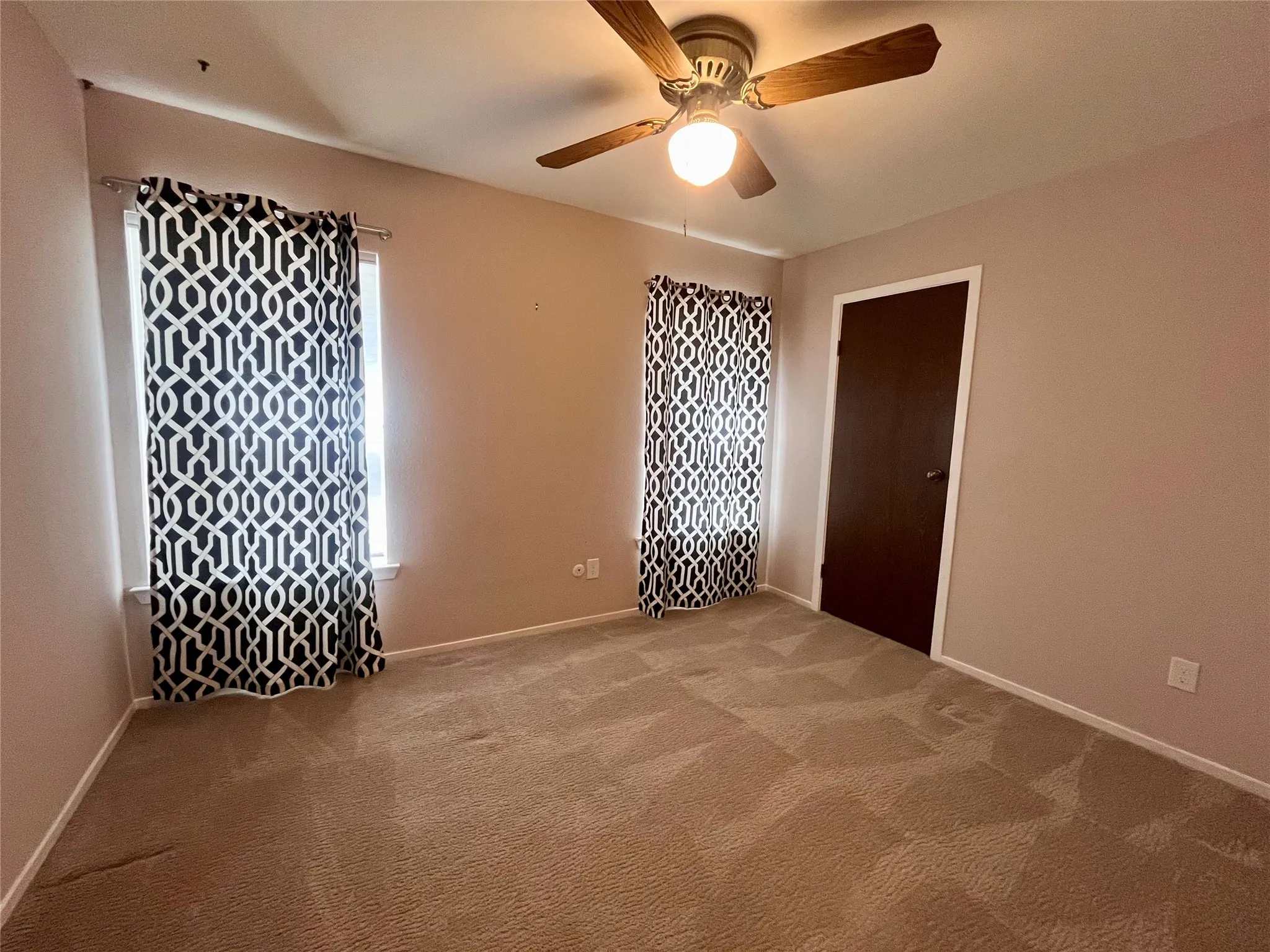 Single Family Residence For Sale in Dallas County , 7410 Boisenberry Lane, Dallas, Texas 75249, 4 Bedroom, 3 Bathroom, 2 Garage spaces, 2,435 Sqft, built in 1981, mls#21346924, Real Estate Agent in Dallas, Homes For Sale in Dallas county, Homes For Sale in Dallas, Realtor in Dallas Texas, Real Estate Brokerage Independent Realty Texas, Luminita Cordes Realtor