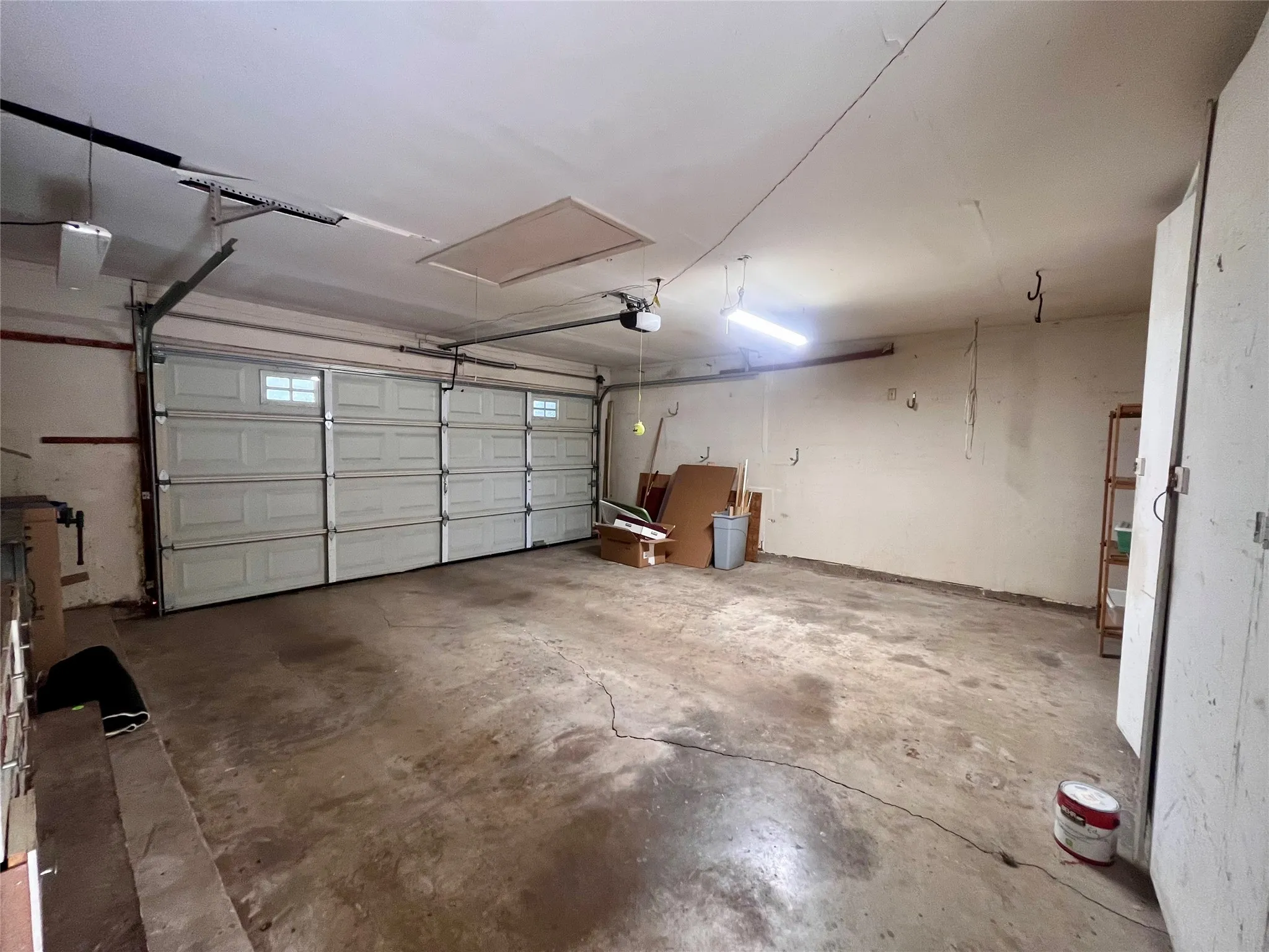 Single Family Residence For Sale in Dallas County , 7410 Boisenberry Lane, Dallas, Texas 75249, 4 Bedroom, 3 Bathroom, 2 Garage spaces, 2,435 Sqft, built in 1981, mls#21346924, Real Estate Agent in Dallas, Homes For Sale in Dallas county, Homes For Sale in Dallas, Realtor in Dallas Texas, Real Estate Brokerage Independent Realty Texas, Luminita Cordes Realtor