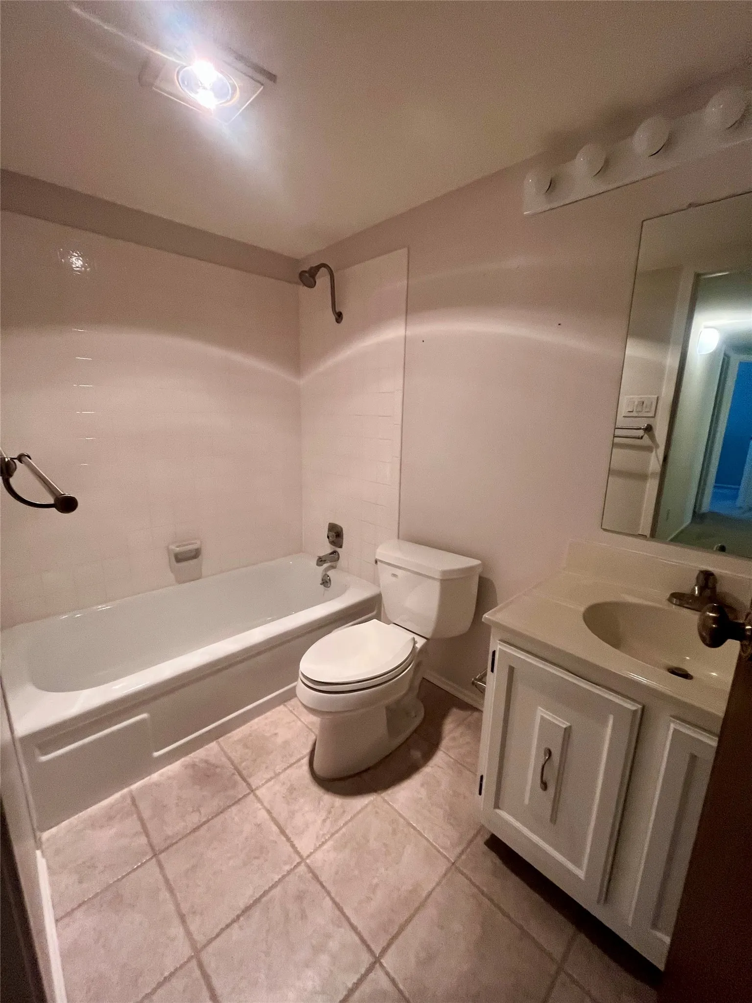 Single Family Residence For Sale in Dallas County , 7410 Boisenberry Lane, Dallas, Texas 75249, 4 Bedroom, 3 Bathroom, 2 Garage spaces, 2,435 Sqft, built in 1981, mls#21346924, Real Estate Agent in Dallas, Homes For Sale in Dallas county, Homes For Sale in Dallas, Realtor in Dallas Texas, Real Estate Brokerage Independent Realty Texas, Luminita Cordes Realtor