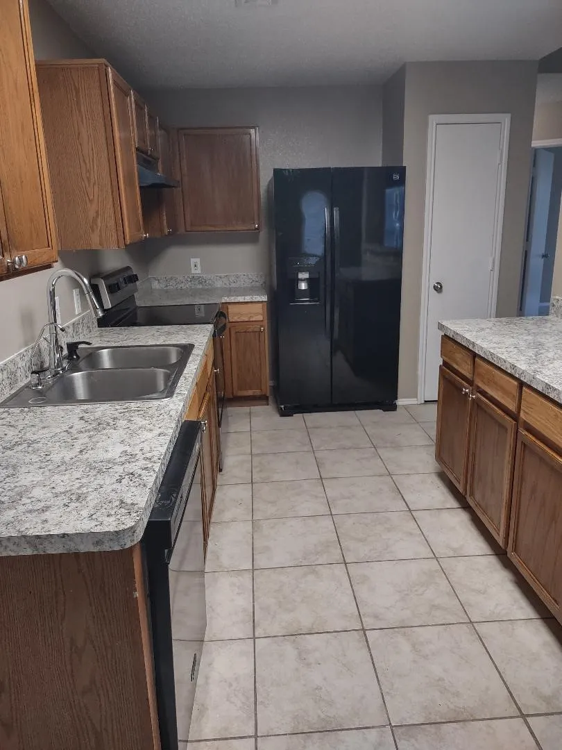 Single Family Residence For Rent in Dallas County , 1613 Wavecrest Drive, Glenn Heights, Texas 75154, 4 Bedroom, 2 Bathroom, 2 Garage spaces, 1,653 Sqft, built in 2004, mls#21347639, Real Estate Agent in Glenn Heights, Homes For Rent in Dallas county, Homes For Rent in Glenn Heights, Realtor in Glenn Heights Texas, Real Estate Brokerage Independent Realty Texas, Luminita Cordes Realtor