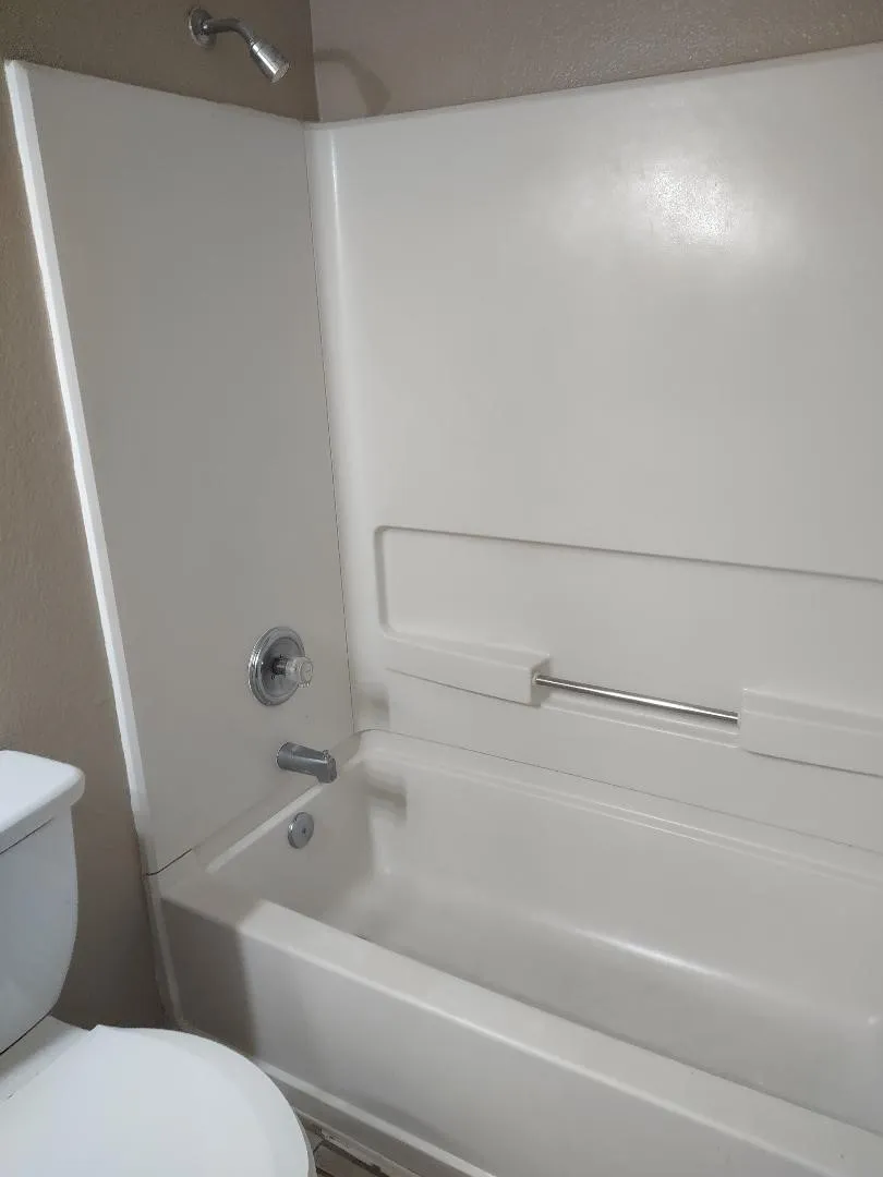 Single Family Residence For Rent in Dallas County , 1613 Wavecrest Drive, Glenn Heights, Texas 75154, 4 Bedroom, 2 Bathroom, 2 Garage spaces, 1,653 Sqft, built in 2004, mls#21347639, Real Estate Agent in Glenn Heights, Homes For Rent in Dallas county, Homes For Rent in Glenn Heights, Realtor in Glenn Heights Texas, Real Estate Brokerage Independent Realty Texas, Luminita Cordes Realtor