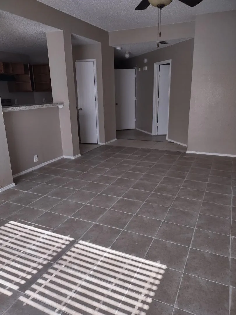 Single Family Residence For Rent in Dallas County , 1613 Wavecrest Drive, Glenn Heights, Texas 75154, 4 Bedroom, 2 Bathroom, 2 Garage spaces, 1,653 Sqft, built in 2004, mls#21347639, Real Estate Agent in Glenn Heights, Homes For Rent in Dallas county, Homes For Rent in Glenn Heights, Realtor in Glenn Heights Texas, Real Estate Brokerage Independent Realty Texas, Luminita Cordes Realtor