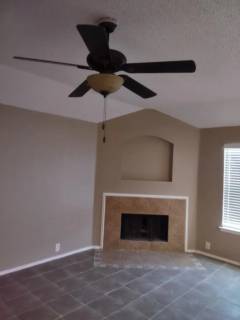 Single Family Residence For Rent in Dallas County , 1613 Wavecrest Drive, Glenn Heights, Texas 75154, 4 Bedroom, 2 Bathroom, 2 Garage spaces, 1,653 Sqft, built in 2004, mls#21347639, Real Estate Agent in Glenn Heights, Homes For Rent in Dallas county, Homes For Rent in Glenn Heights, Realtor in Glenn Heights Texas, Real Estate Brokerage Independent Realty Texas, Luminita Cordes Realtor