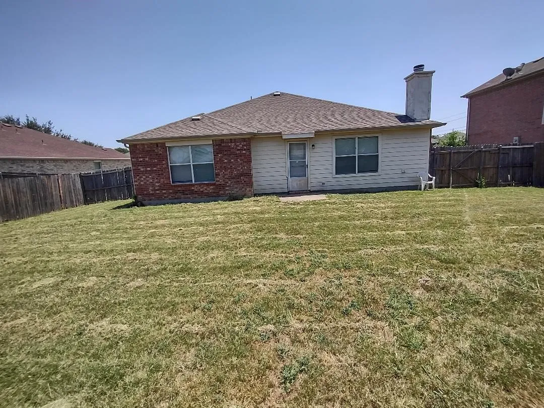 Single Family Residence For Rent in Dallas County , 1613 Wavecrest Drive, Glenn Heights, Texas 75154, 4 Bedroom, 2 Bathroom, 2 Garage spaces, 1,653 Sqft, built in 2004, mls#21347639, Real Estate Agent in Glenn Heights, Homes For Rent in Dallas county, Homes For Rent in Glenn Heights, Realtor in Glenn Heights Texas, Real Estate Brokerage Independent Realty Texas, Luminita Cordes Realtor