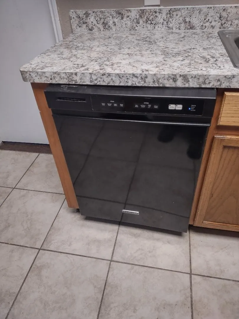 Single Family Residence For Rent in Dallas County , 1613 Wavecrest Drive, Glenn Heights, Texas 75154, 4 Bedroom, 2 Bathroom, 2 Garage spaces, 1,653 Sqft, built in 2004, mls#21347639, Real Estate Agent in Glenn Heights, Homes For Rent in Dallas county, Homes For Rent in Glenn Heights, Realtor in Glenn Heights Texas, Real Estate Brokerage Independent Realty Texas, Luminita Cordes Realtor