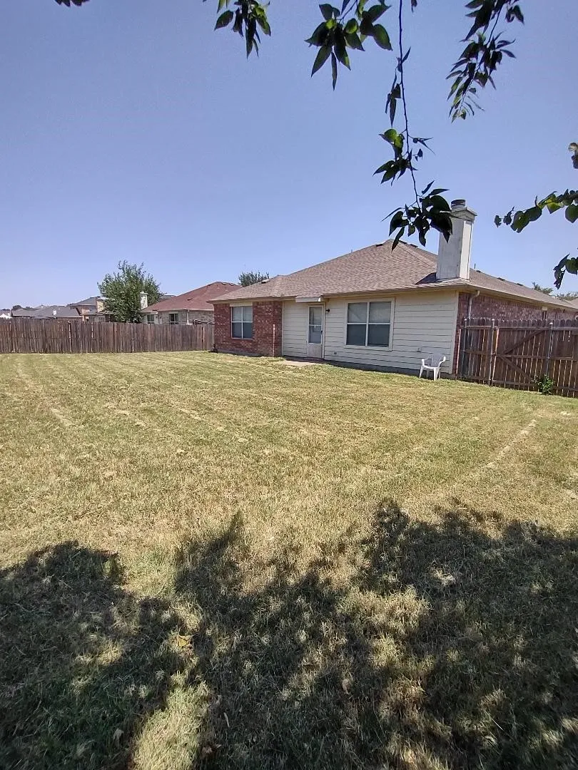 Single Family Residence For Rent in Dallas County , 1613 Wavecrest Drive, Glenn Heights, Texas 75154, 4 Bedroom, 2 Bathroom, 2 Garage spaces, 1,653 Sqft, built in 2004, mls#21347639, Real Estate Agent in Glenn Heights, Homes For Rent in Dallas county, Homes For Rent in Glenn Heights, Realtor in Glenn Heights Texas, Real Estate Brokerage Independent Realty Texas, Luminita Cordes Realtor