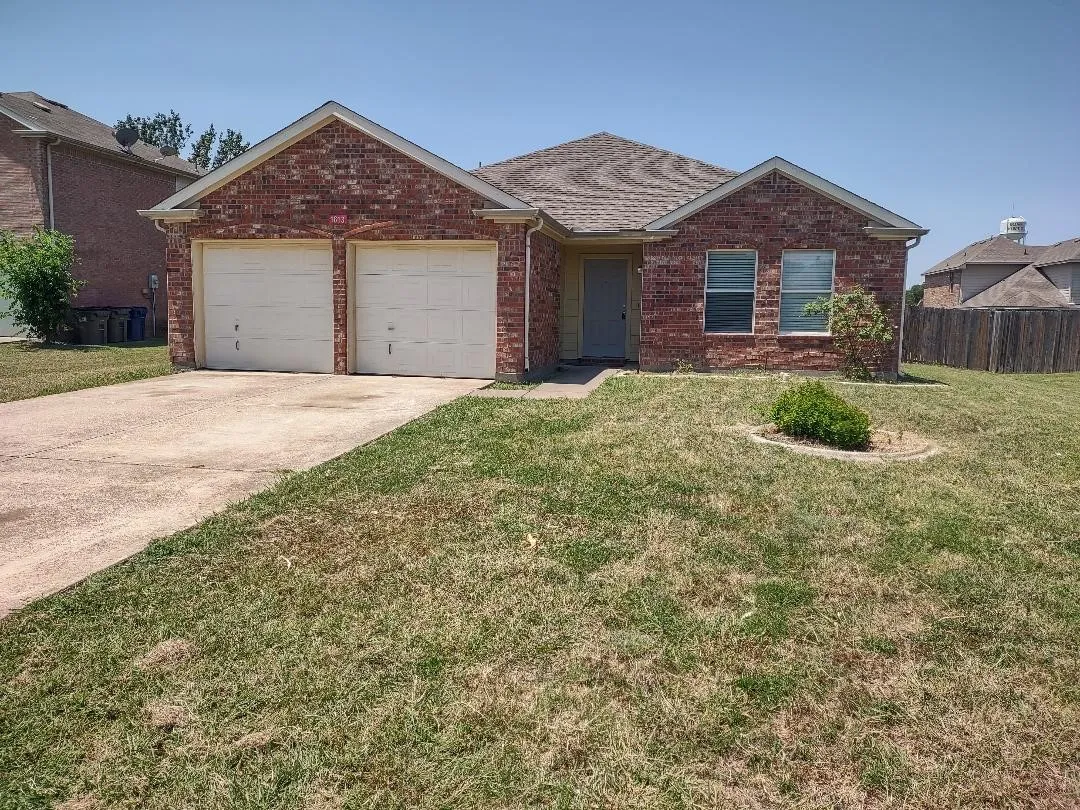 Single Family Residence For Rent in Dallas County , 1613 Wavecrest Drive, Glenn Heights, Texas 75154, 4 Bedroom, 2 Bathroom, 2 Garage spaces, 1,653 Sqft, built in 2004, mls#21347639, Real Estate Agent in Glenn Heights, Homes For Rent in Dallas county, Homes For Rent in Glenn Heights, Realtor in Glenn Heights Texas, Real Estate Brokerage Independent Realty Texas, Luminita Cordes Realtor