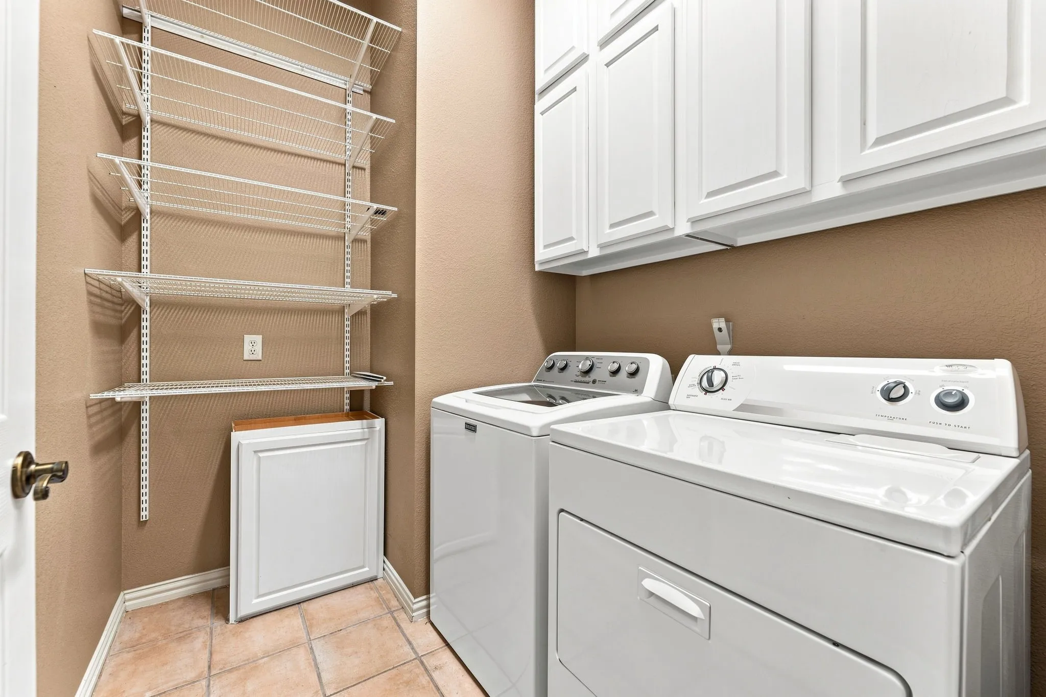 Single Family Residence For Sale in Collin County , 1385 Sagebrook Drive, Fairview, Texas 75069, 2 Bedroom, 2 Bathroom, 2 Garage spaces, 1,848 Sqft, built in 2001, mls#21345114, Real Estate Agent in Fairview, Homes For Sale in Collin county, Homes For Sale in Fairview, Realtor in Fairview Texas, Real Estate Brokerage Independent Realty Texas, Luminita Cordes Realtor